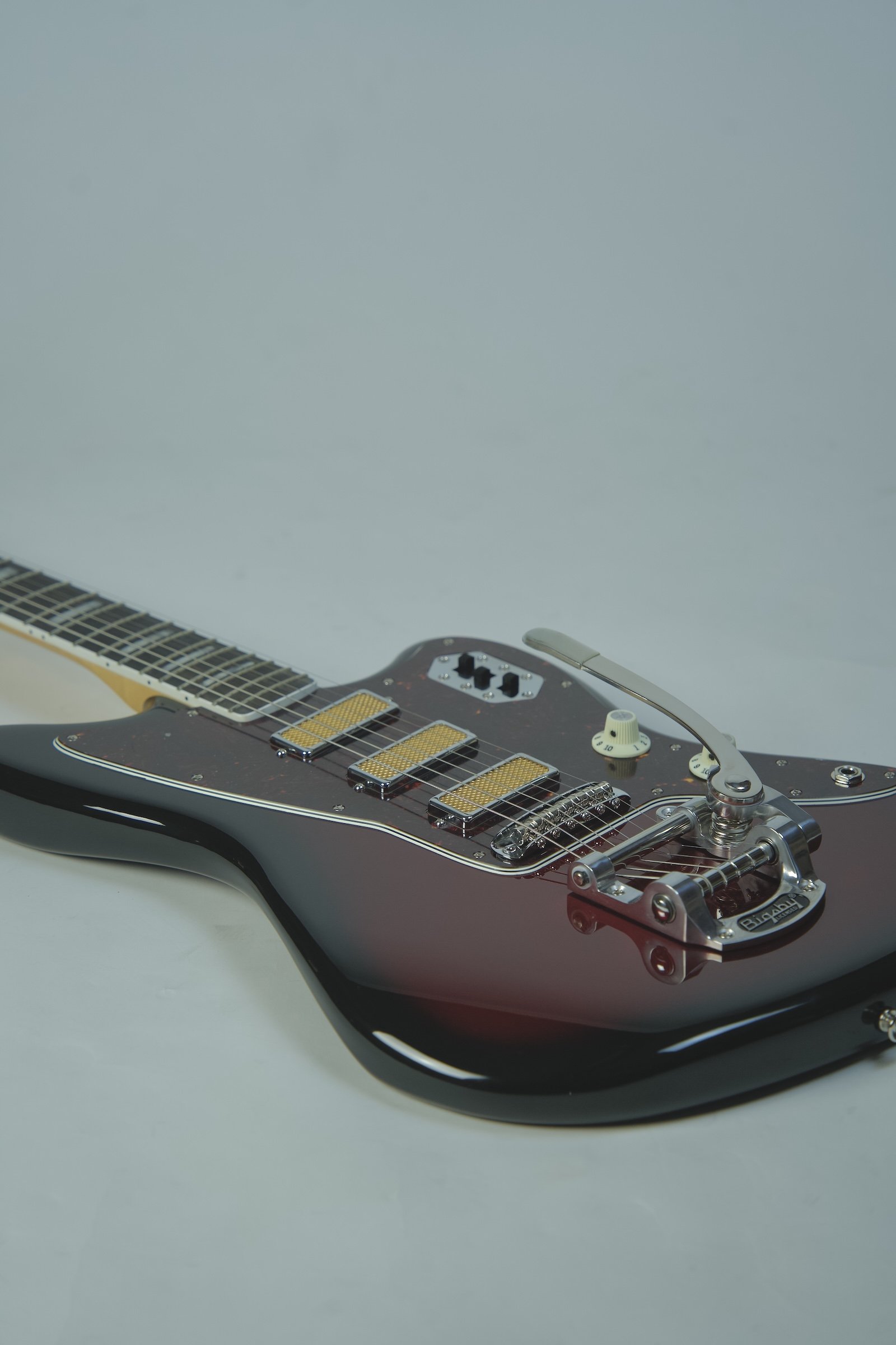 Used Fender Gold Foil Jazzmaster Electric Guitar 12.jpeg