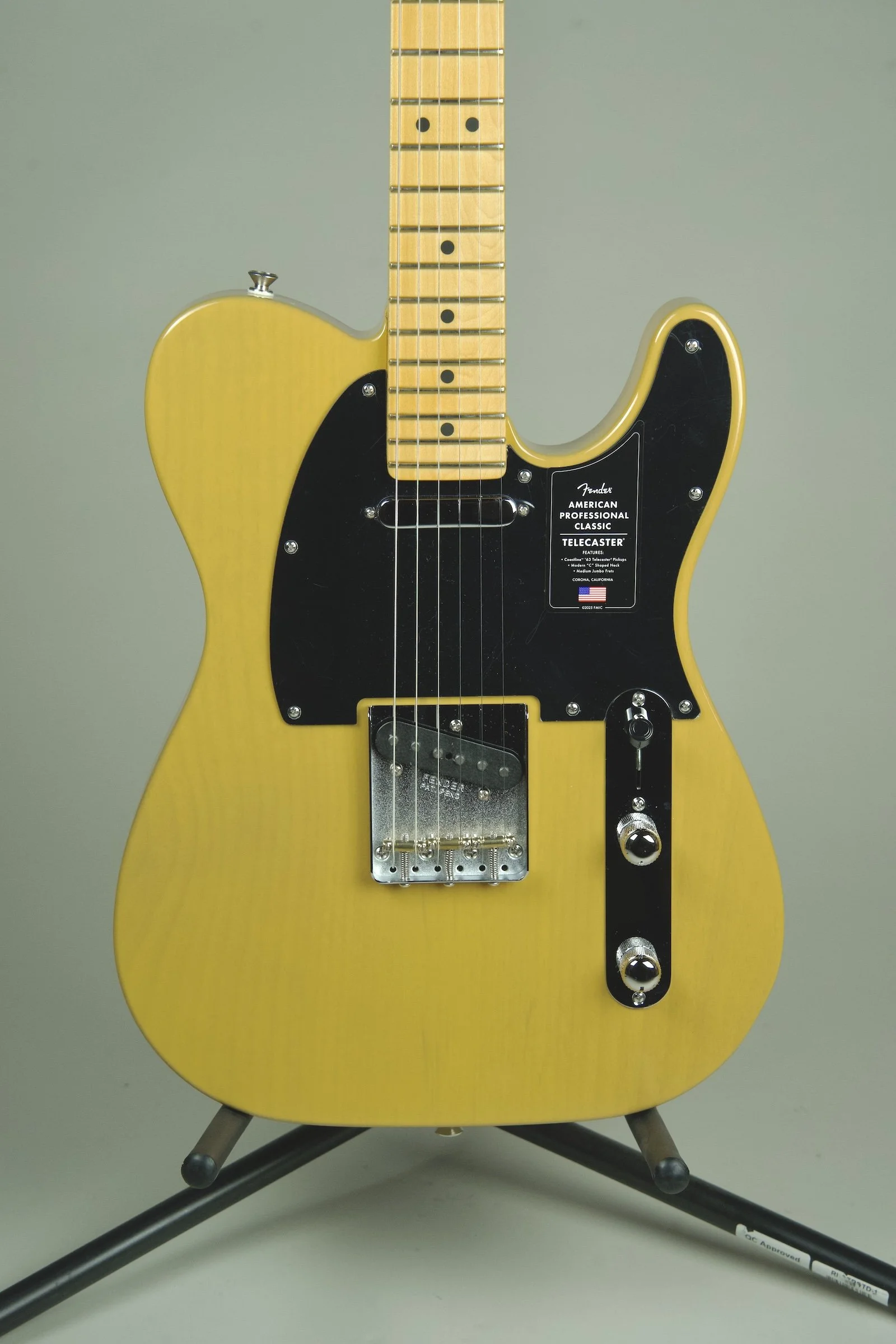Fender American Professional Classic Telecaster Electric Guitar - Butterscotch Blonde2.jpeg