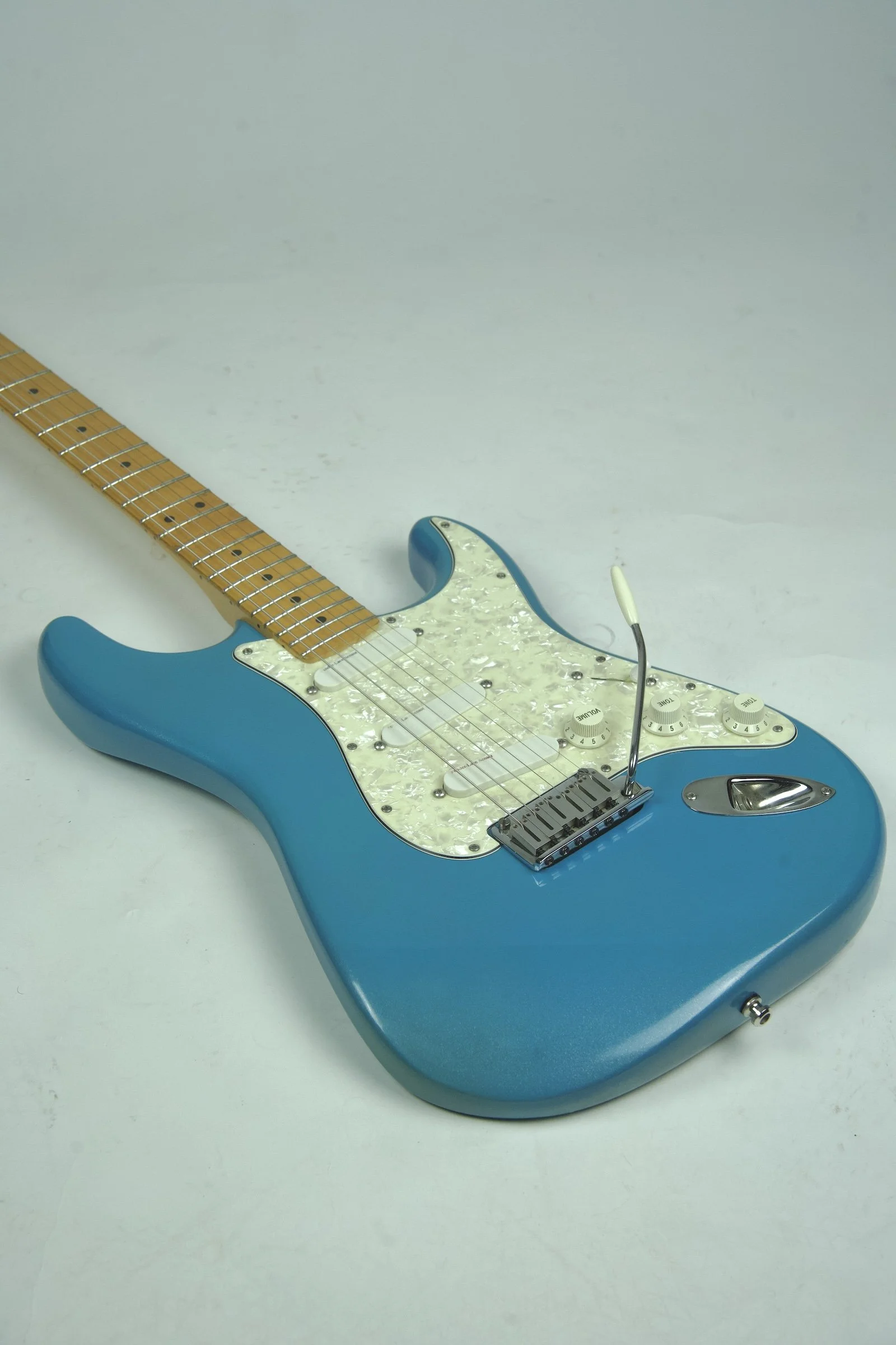 Used 1989 Fender USA Stratocaster Electric guitar - Blue19.jpeg