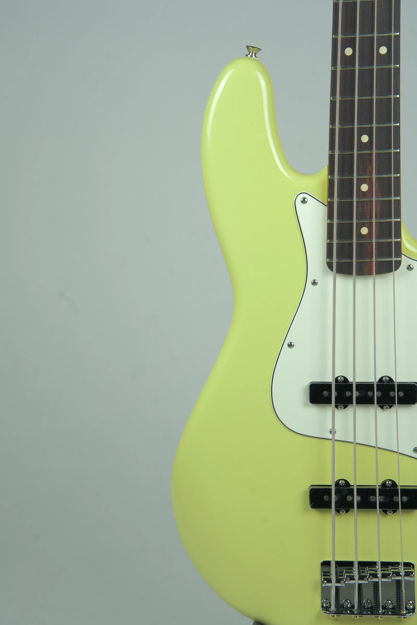 Fender Player II Jazz Bass - Hialeah Yellow4.jpeg