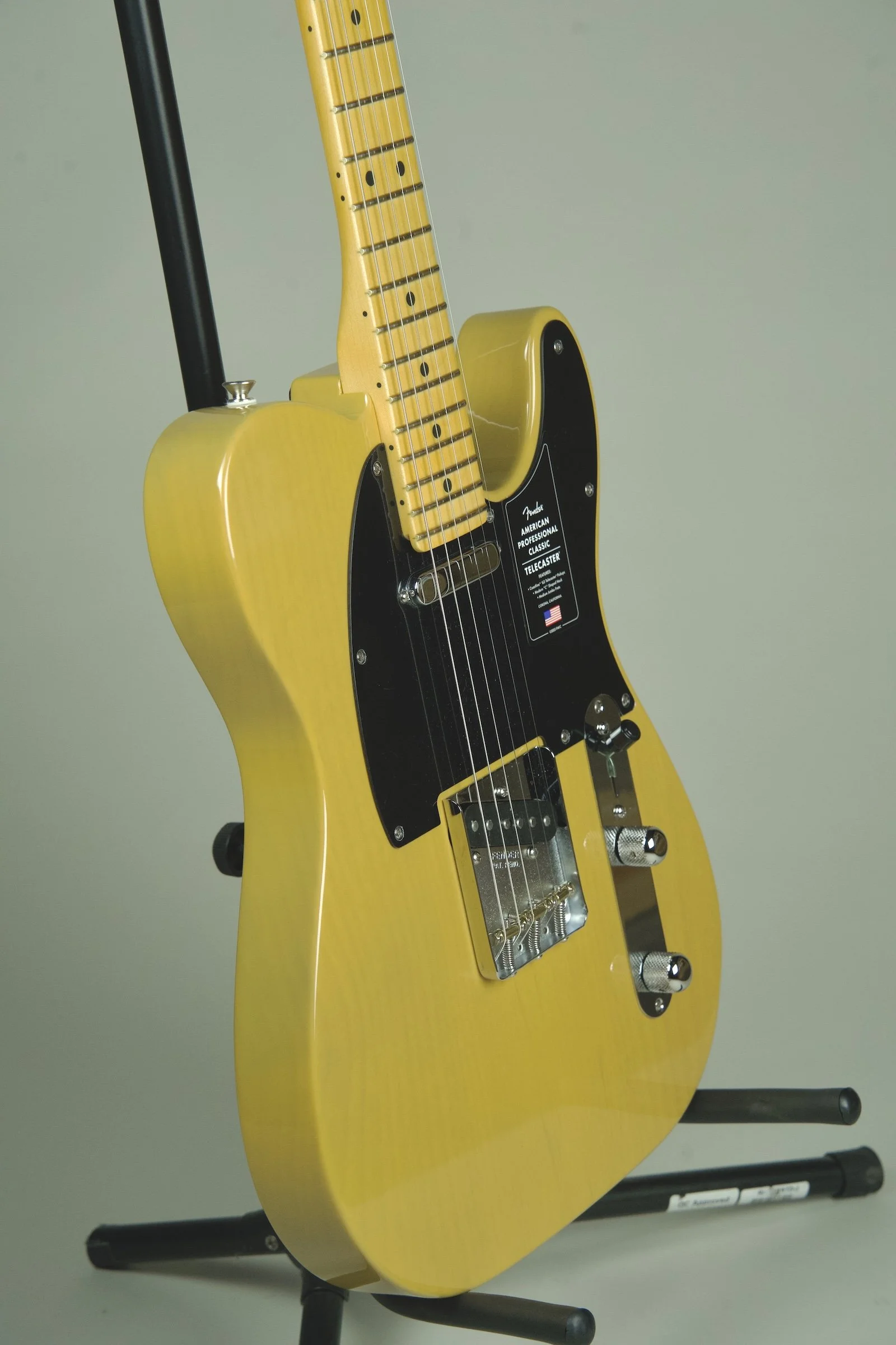 Fender American Professional Classic Telecaster Electric Guitar - Butterscotch Blonde15.jpeg