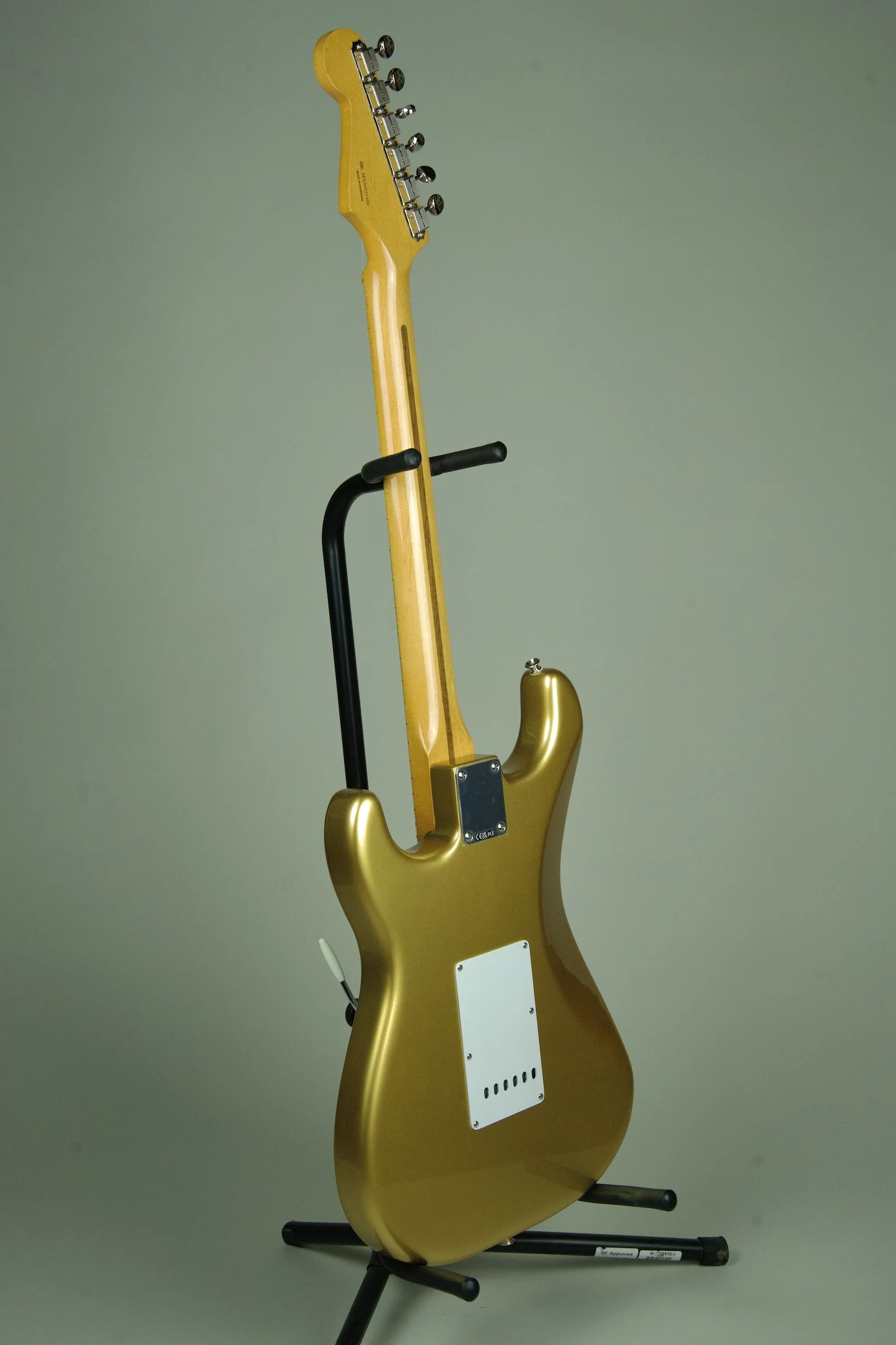 Fender Vintera III Late '50s Stratocaster Electric Guitar - Aztec Gold18.jpeg