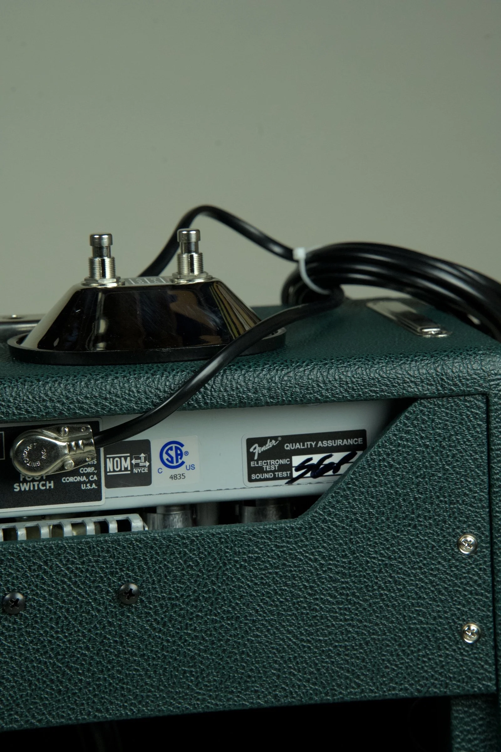 Fender Limited Edition Deluxe Reverb Amplifier - British Racing Green17.jpeg