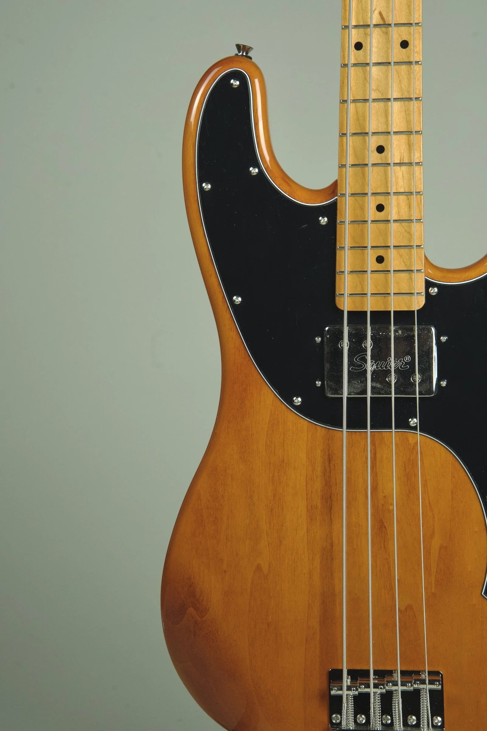 Squier Classic Vibe Telecaster Bass Guitar4.jpeg