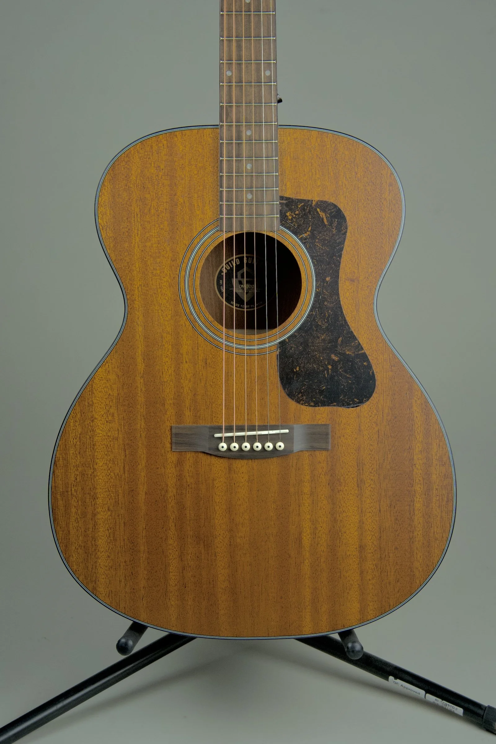 Guild OM320 Acoustic Guitar2.jpeg