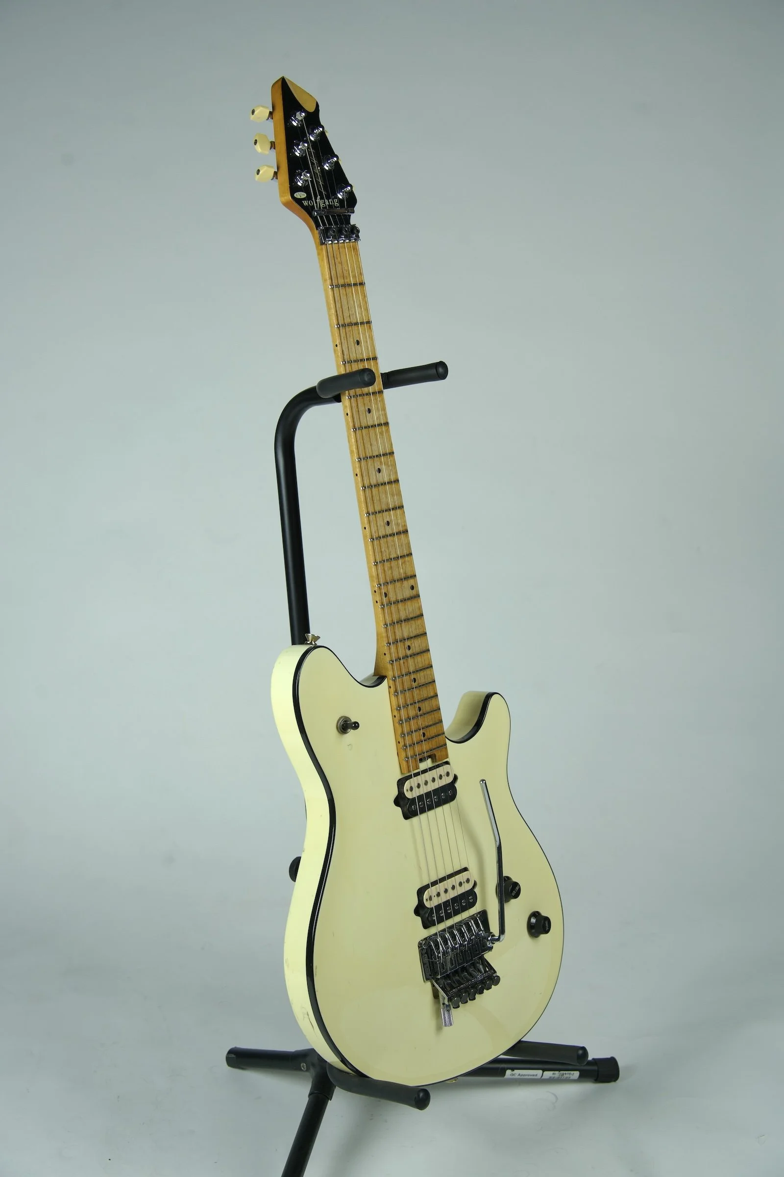 Used 1997 Peavey EVH Pat Pending Wolfgang Gloss Ivory Electric guitar11.jpeg