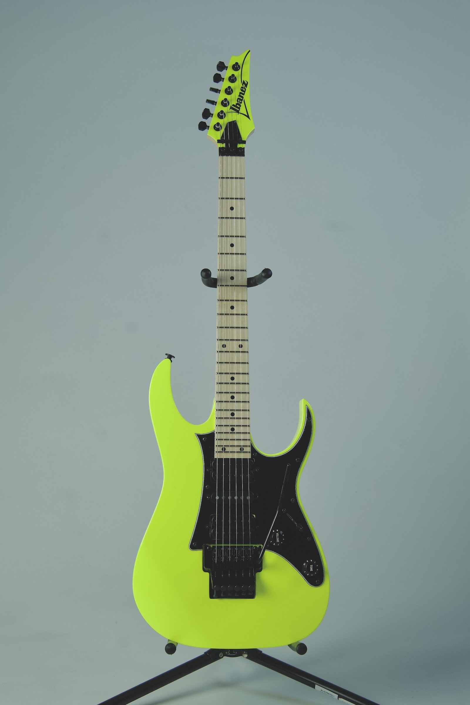 Ibanez_RG550_Genesis_Desert Sun Yellow1.jpeg