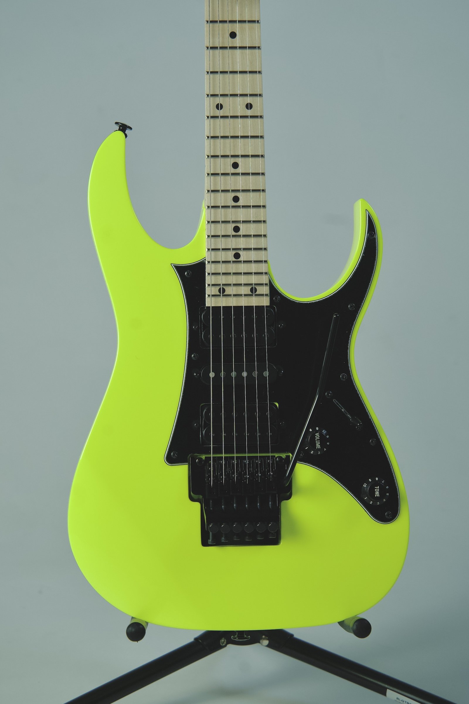 Ibanez_RG550_Genesis_Desert Sun Yellow2.jpeg
