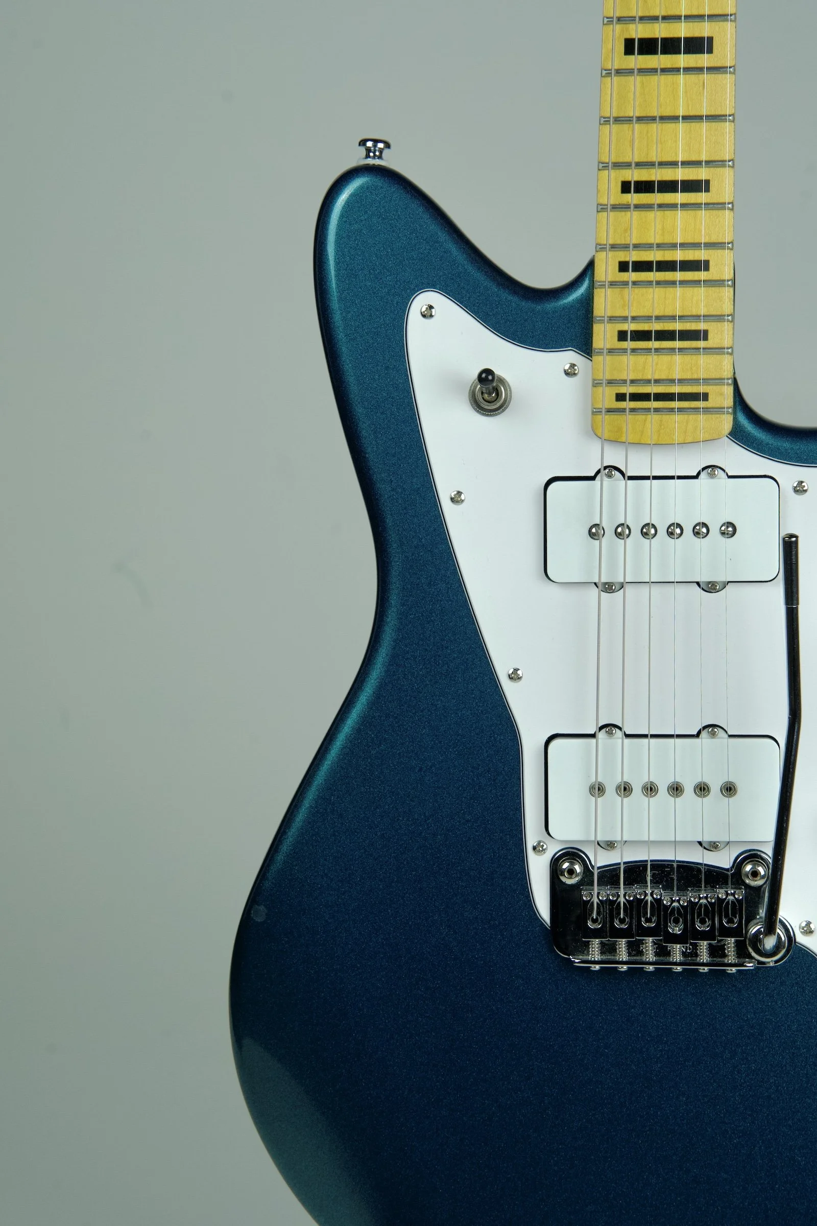 G&L Tribute Doheny Electric Guitar - Emerald Blue Metallic4.jpeg