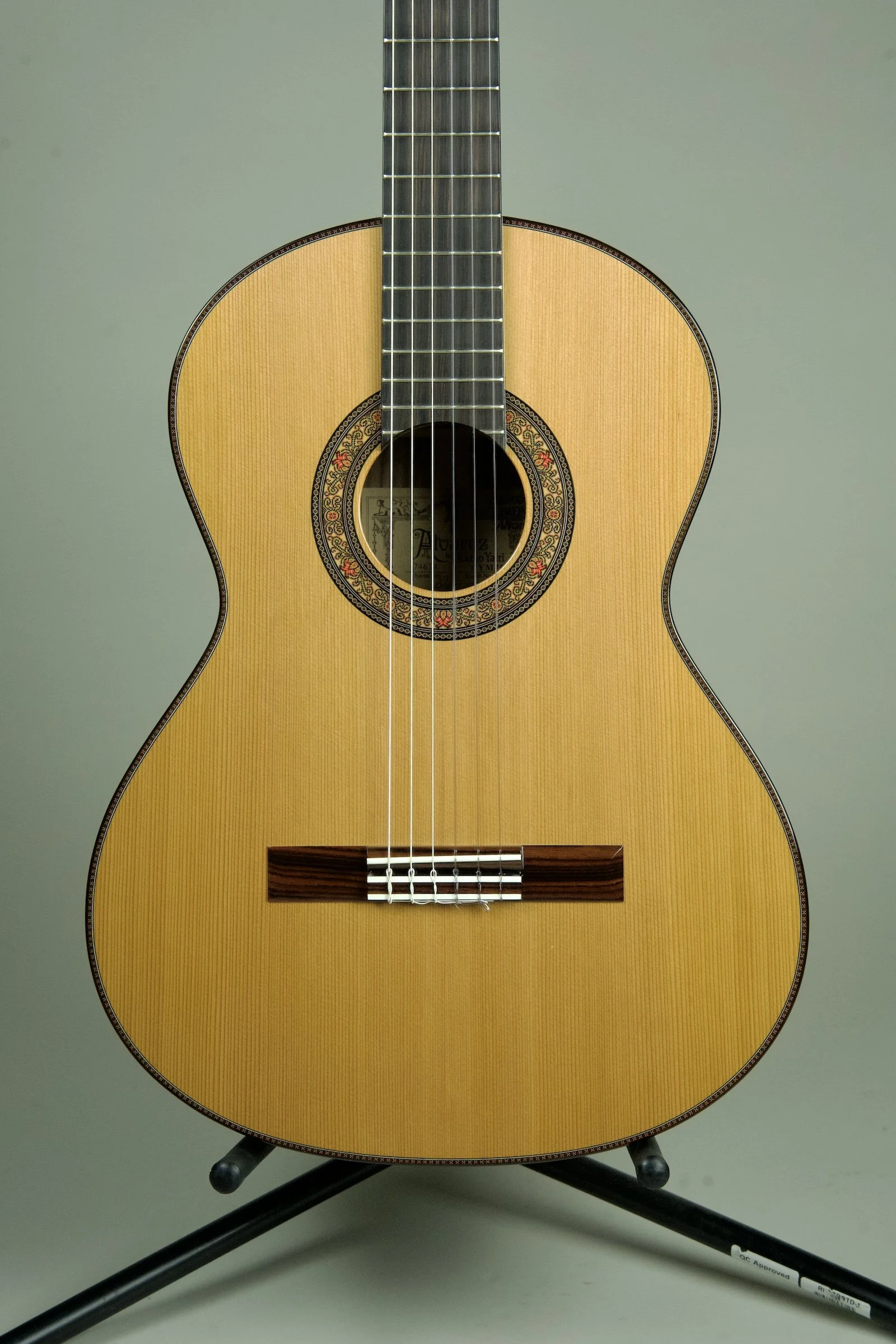 Alvarez B-Stock Yairi Masterworks CYM75 Classical Guitar