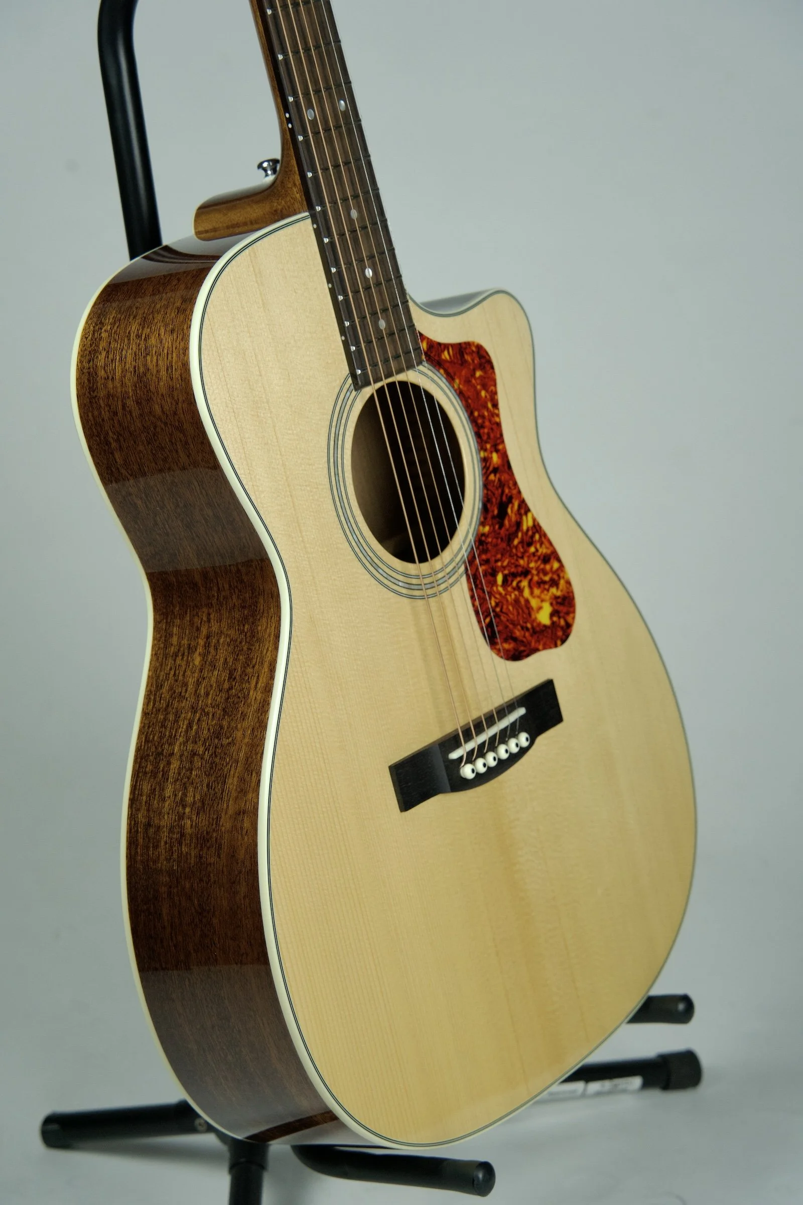 Guild OM-140ce Acoustic Electric Guitar33.jpeg
