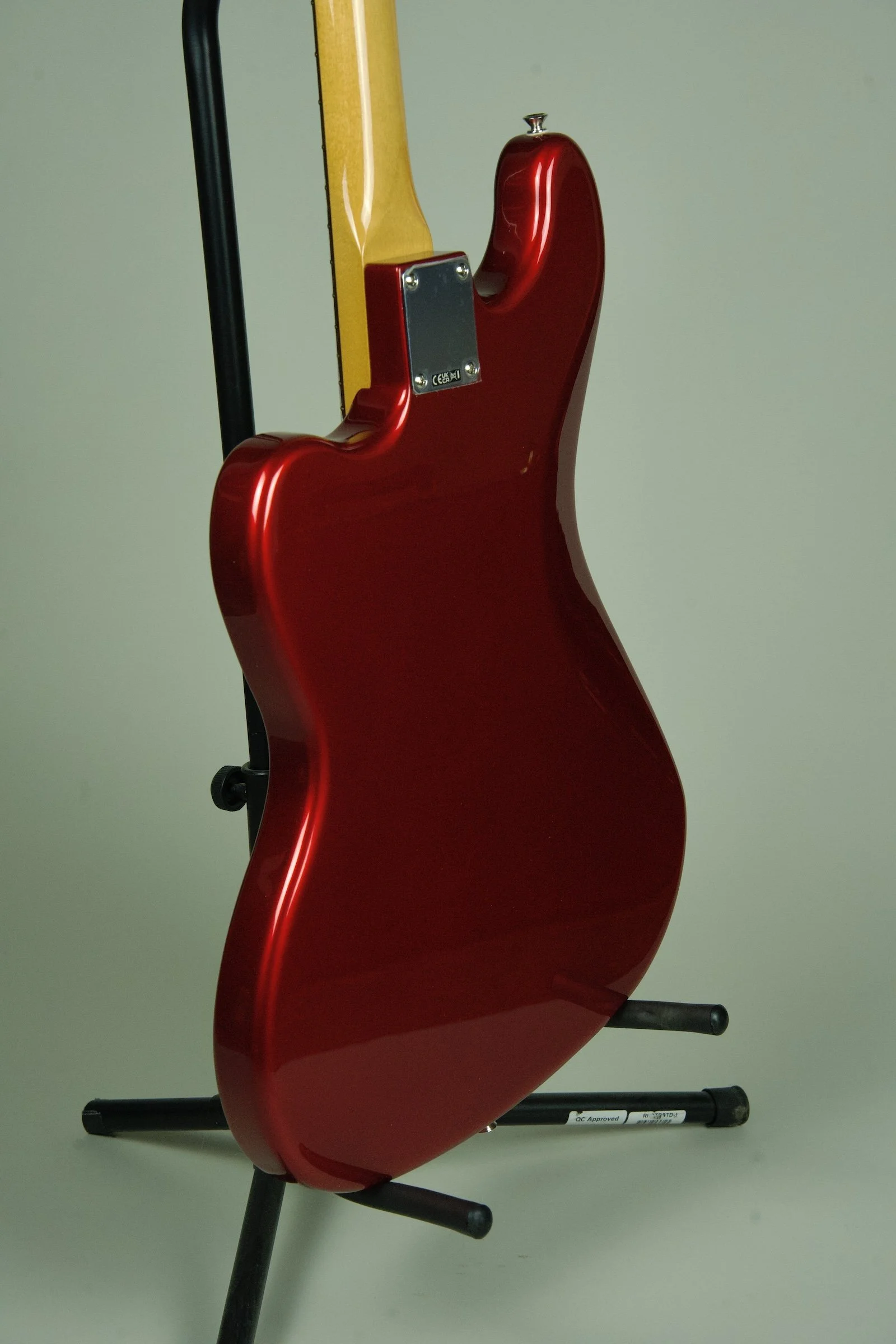 Fender Vintera III Early '60s Bass VI 6-string Electric Bass Guitar - Candy Apple Red16.jpeg