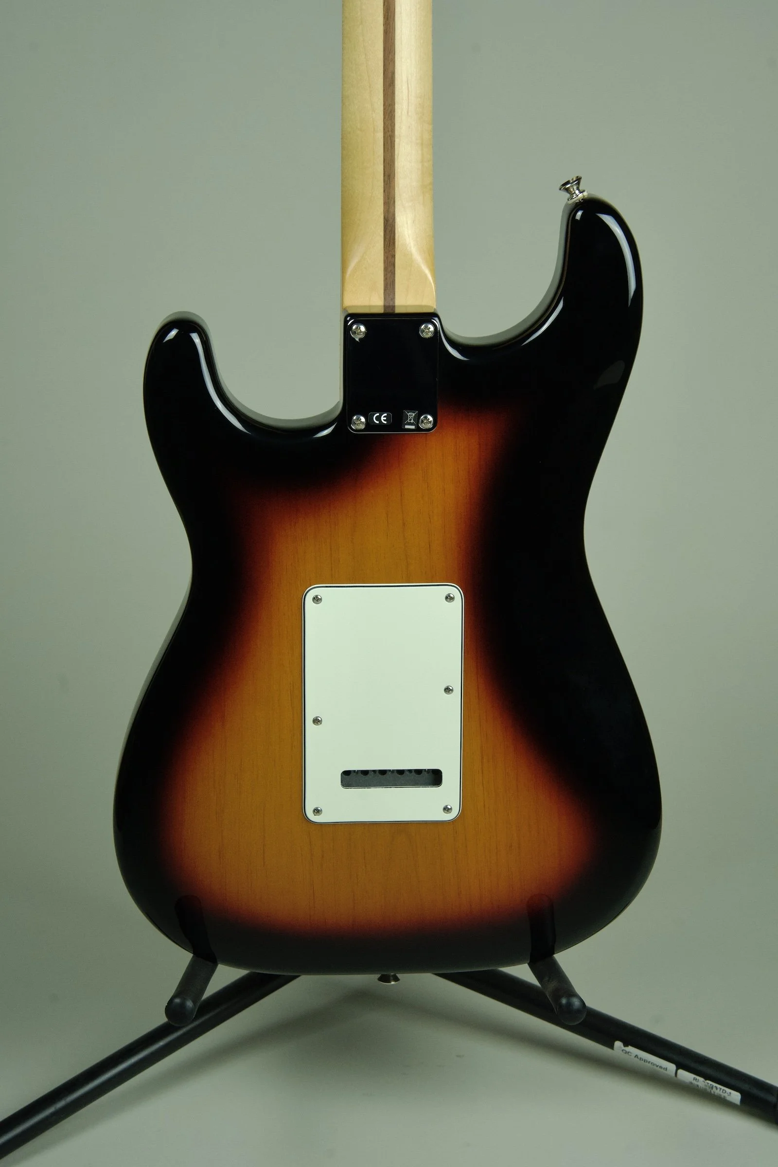 Used 2015 Fender MIM Standard Stratocaster Electric Guitar - 3-Tone Sunburst7.jpeg