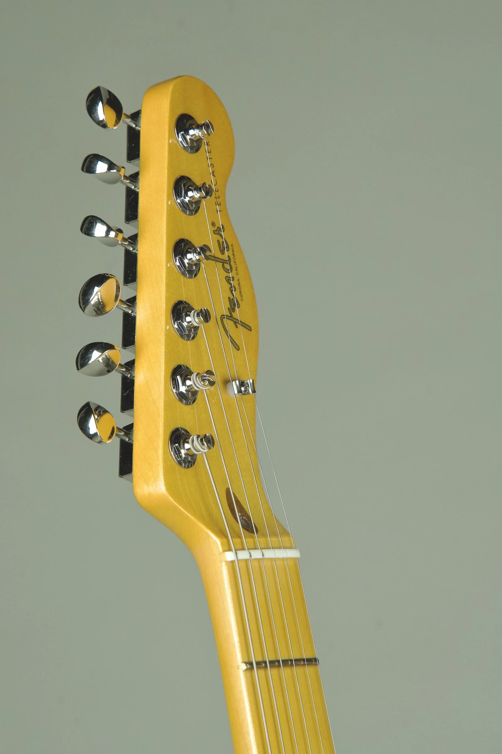 Fender American Professional Classic Telecaster Electric Guitar - Butterscotch Blonde17.jpeg