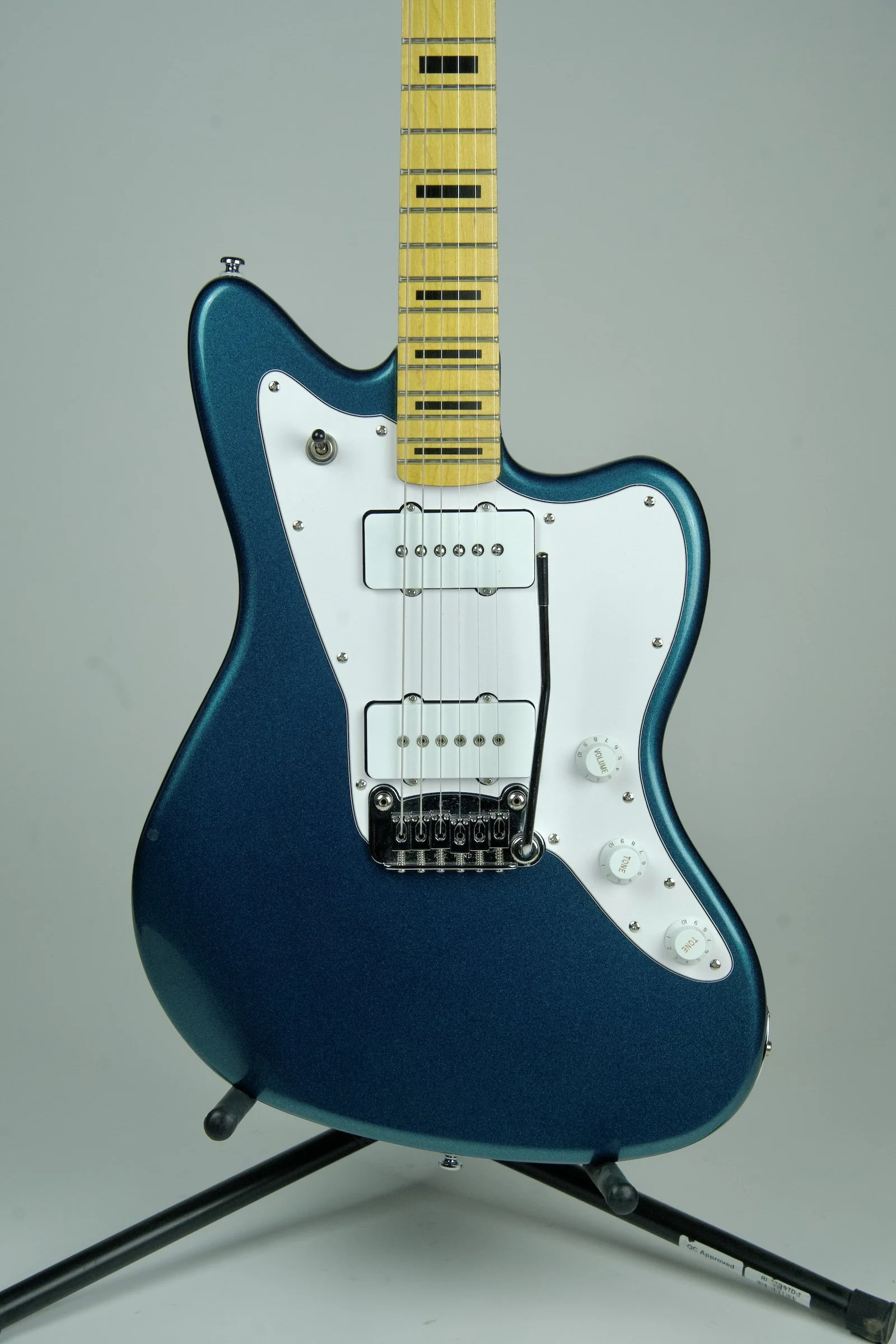 G&L Tribute Doheny Electric Guitar - Emerald Blue Metallic2.jpeg