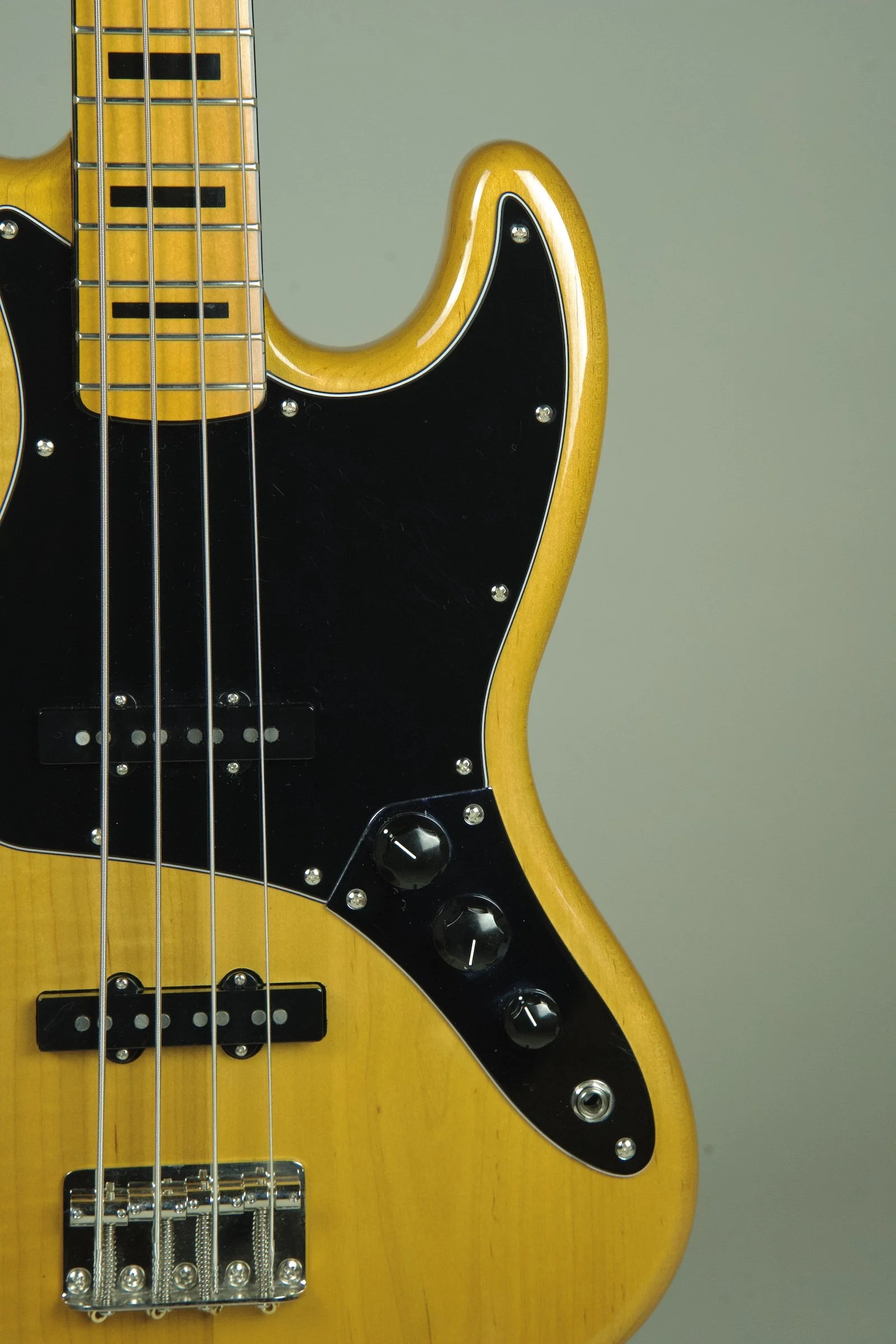 Used Squier Classic Vibe 70s Jazz Bass - Natural6.jpeg