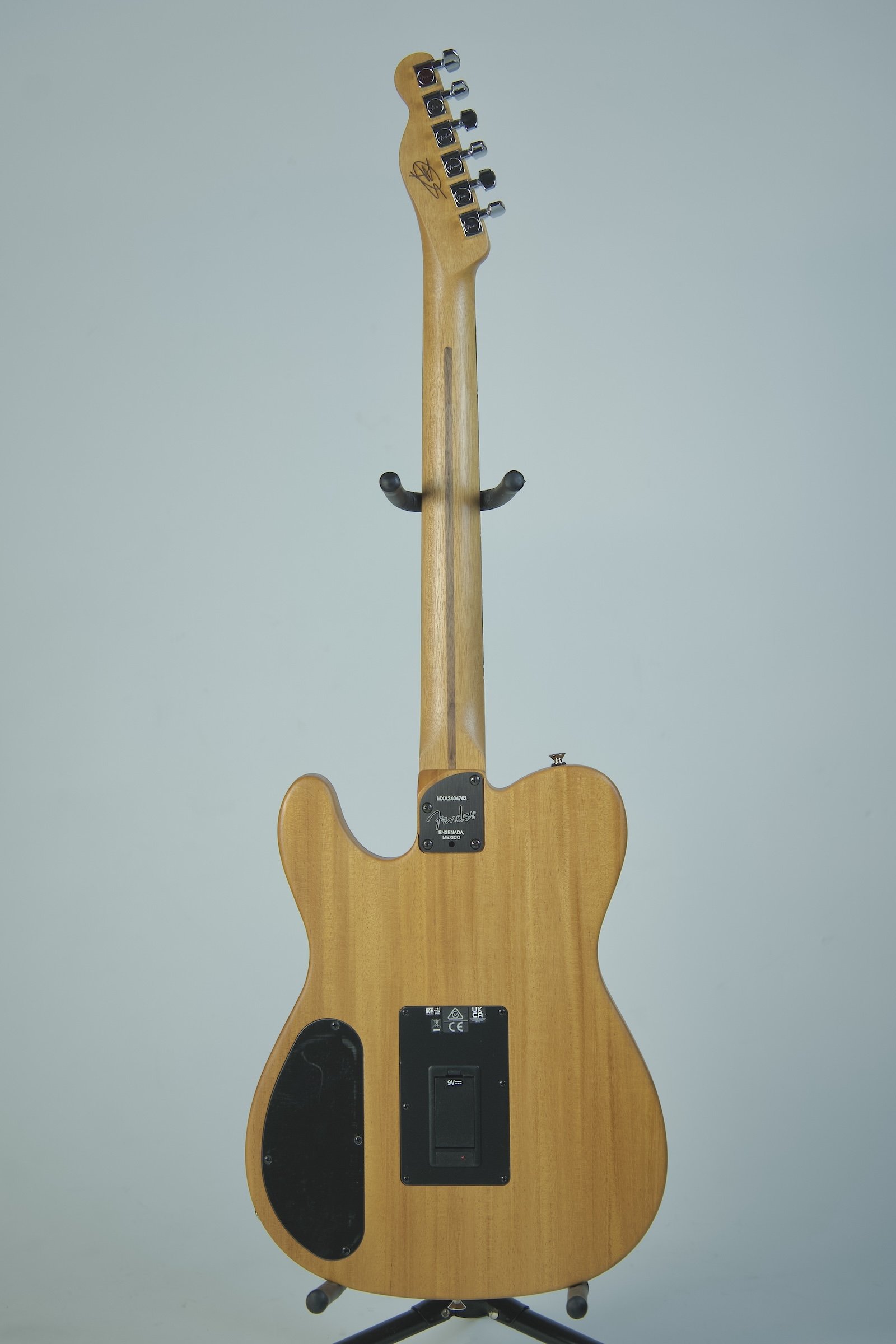 Fender Acoustasonic Finneas Telecaster6.jpeg