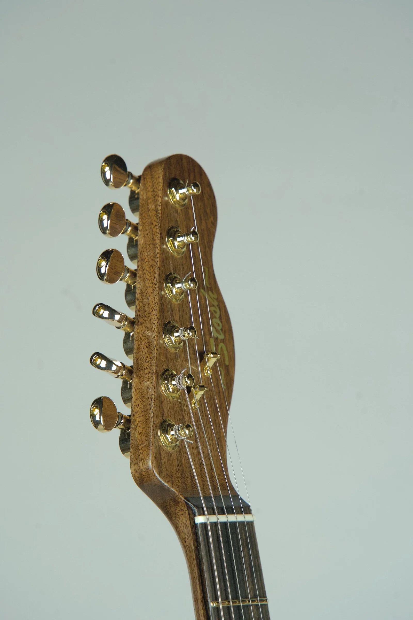 Stosh T-3 Electric Guitar - Natural Walnut15.jpeg