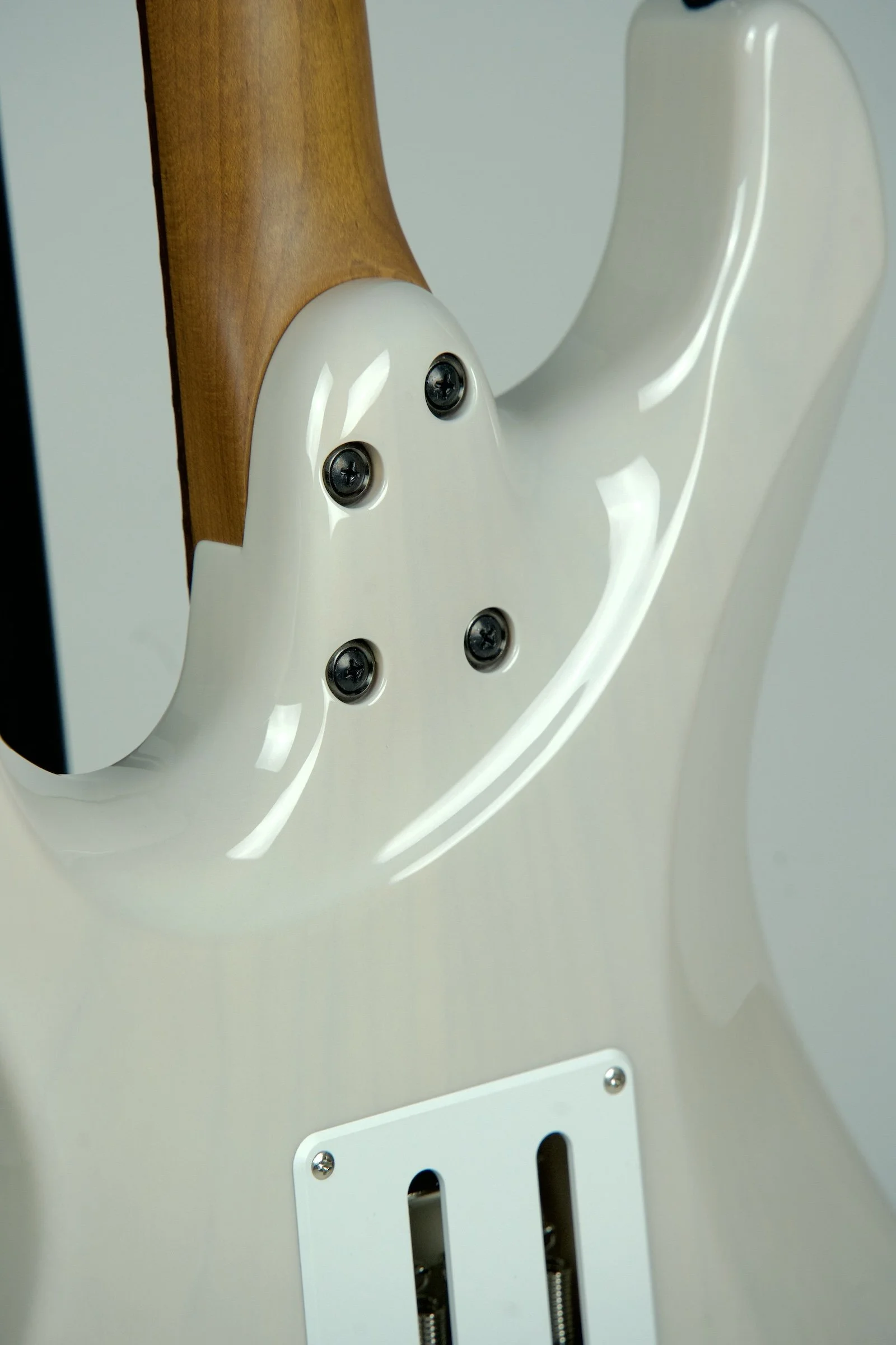 Ibanez Prestige AZ2204N Electric Guitar - Antique White Blonde18.jpeg