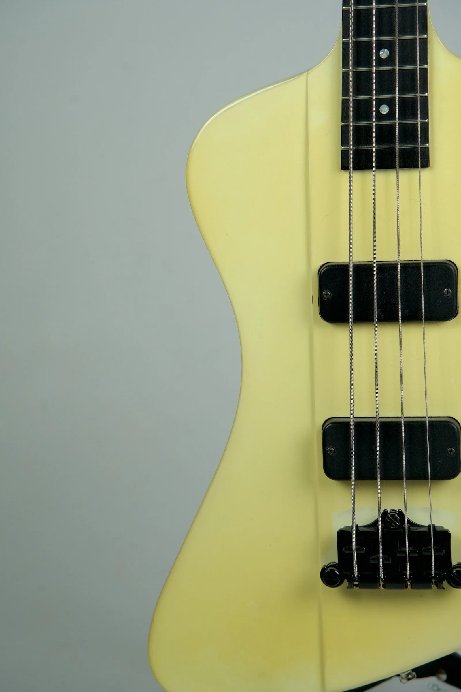 Used 2005 Gibson USA Thunderbird IV Bass Guitar3.jpeg