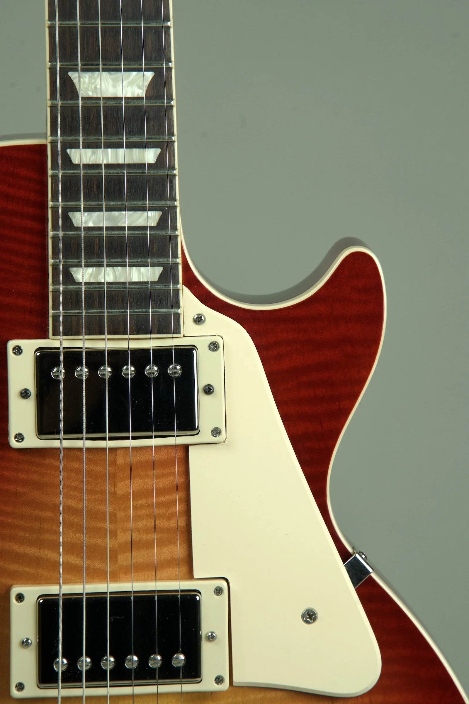 Used Gibson Les Paul 60s Standard Cherry burst Electric Guitar7.jpeg