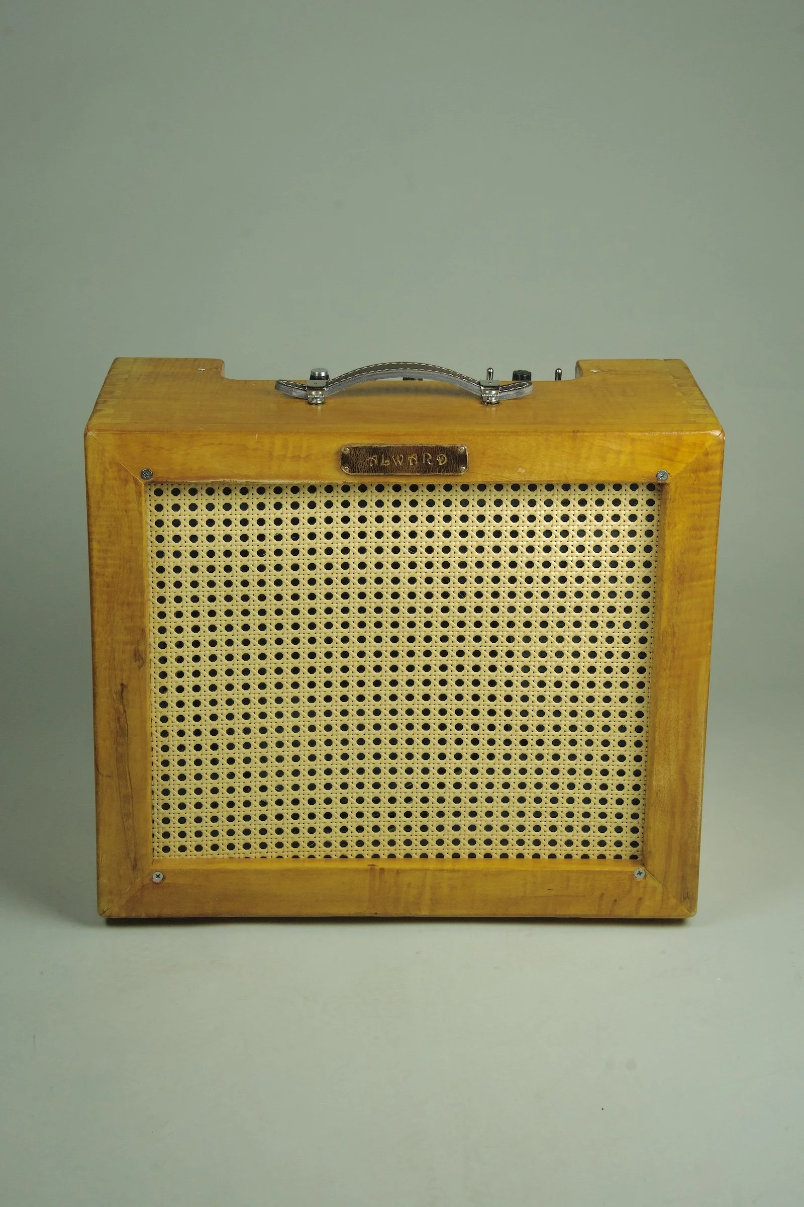 Alward Aquila Deluxe 15 Watts 1x12" Combo Amplifier