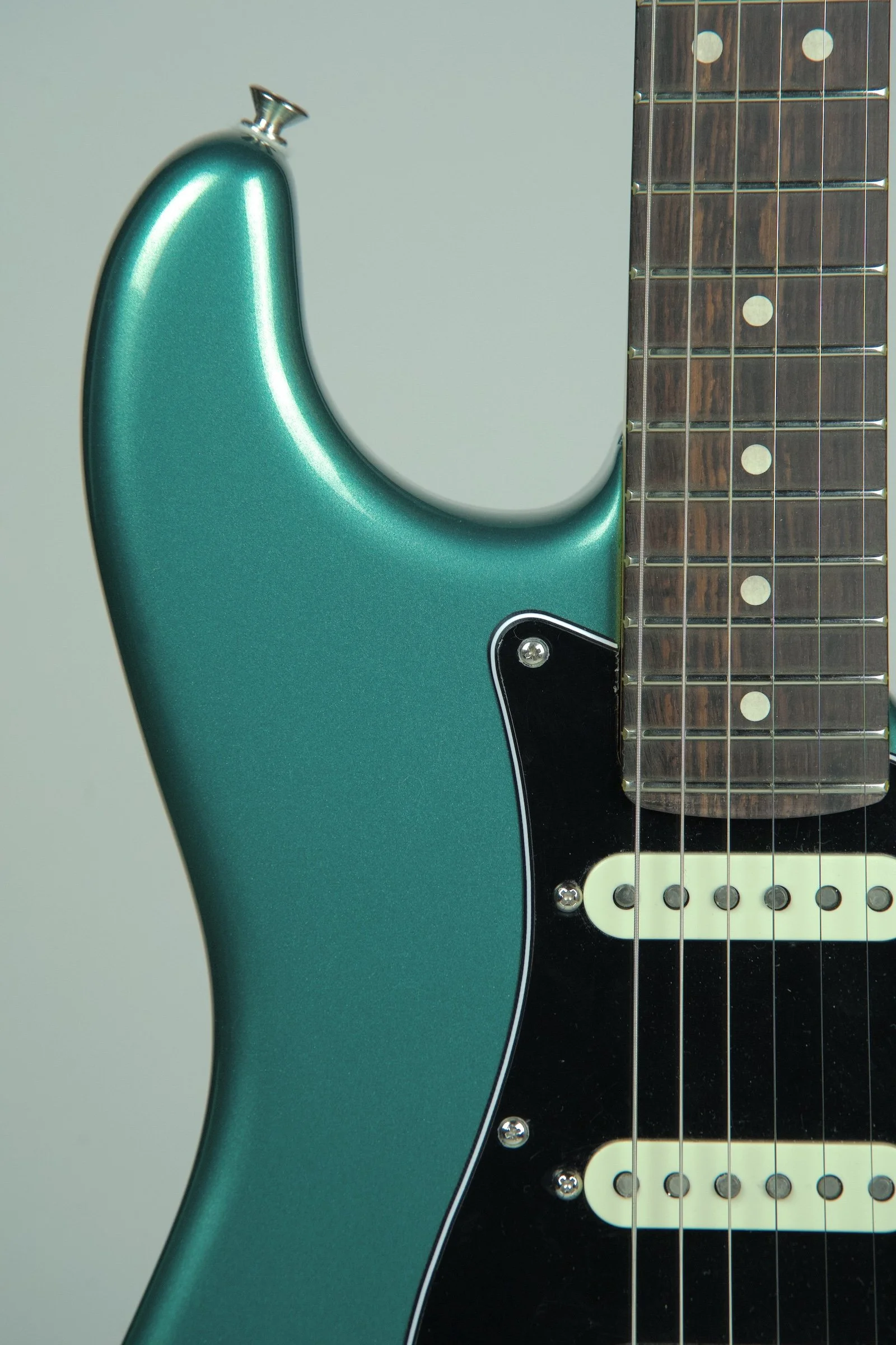 Fender American Professional Classic HSS Stratocaster - Faded Sherwood Green8.jpeg