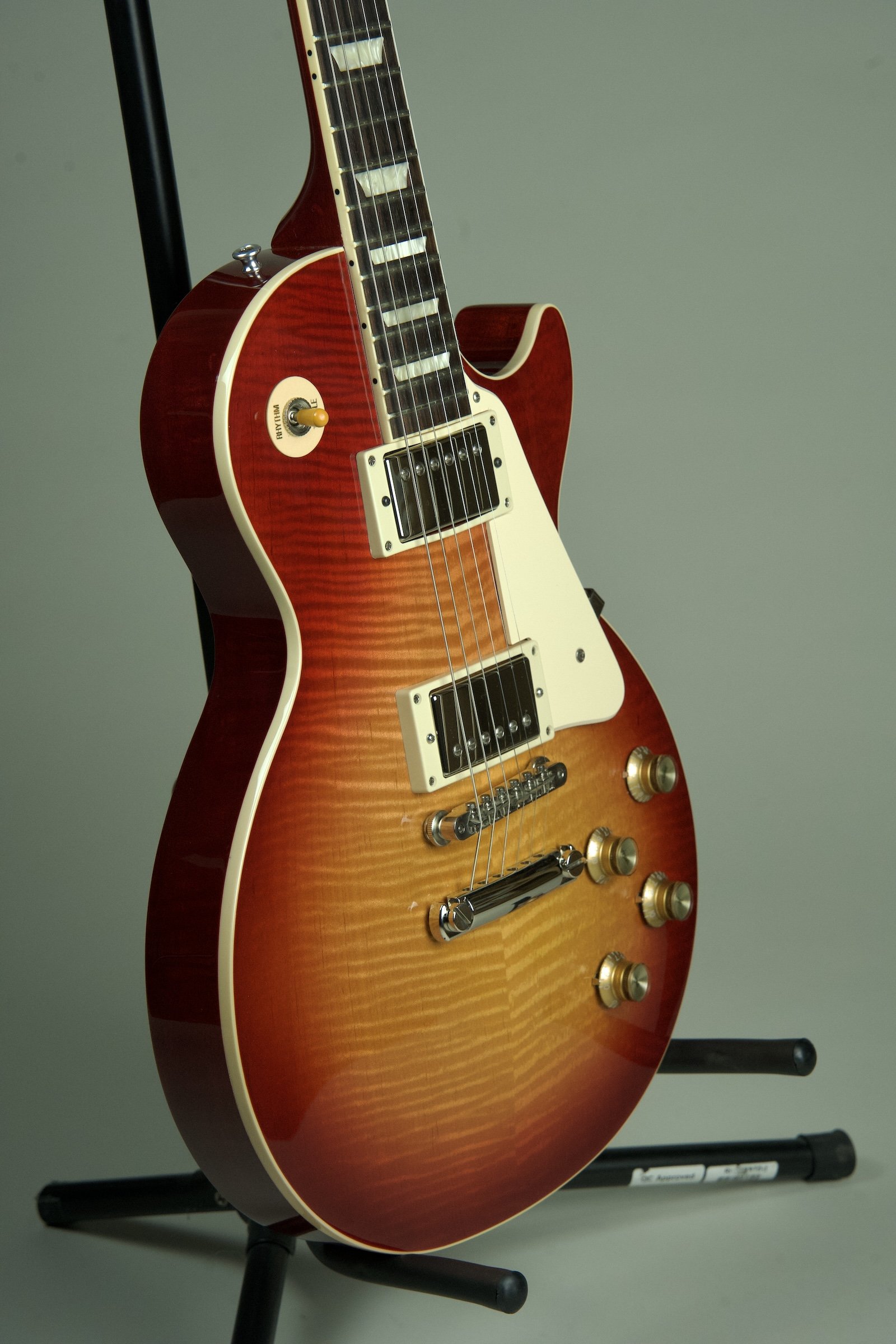 Used Gibson Les Paul 60s Standard Cherry burst Electric Guitar9.jpeg