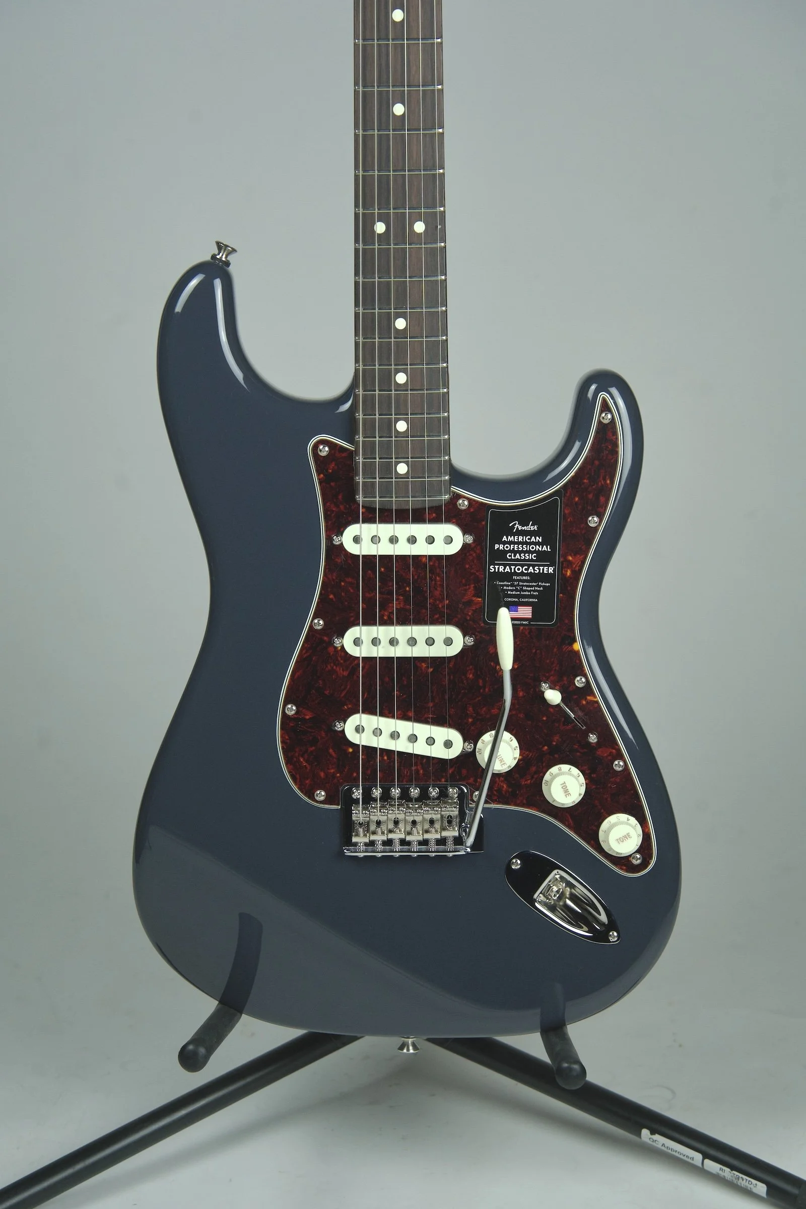 Fender American Professional Classic Stratocaster Electric Guitar - Faded Black2.jpeg