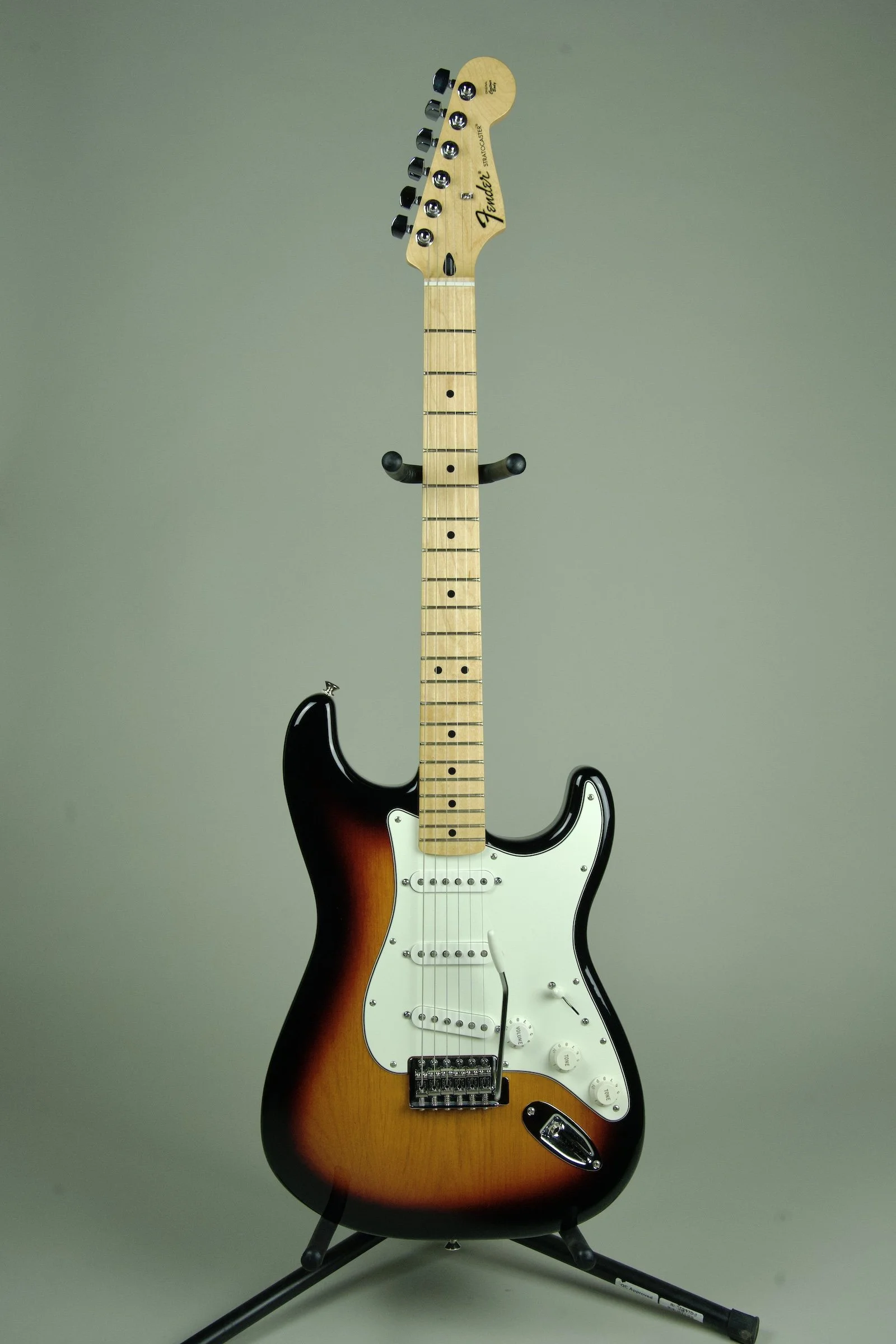 Used 2015 Fender MIM Standard Stratocaster Electric Guitar - 3-Tone Sunburst1.jpeg