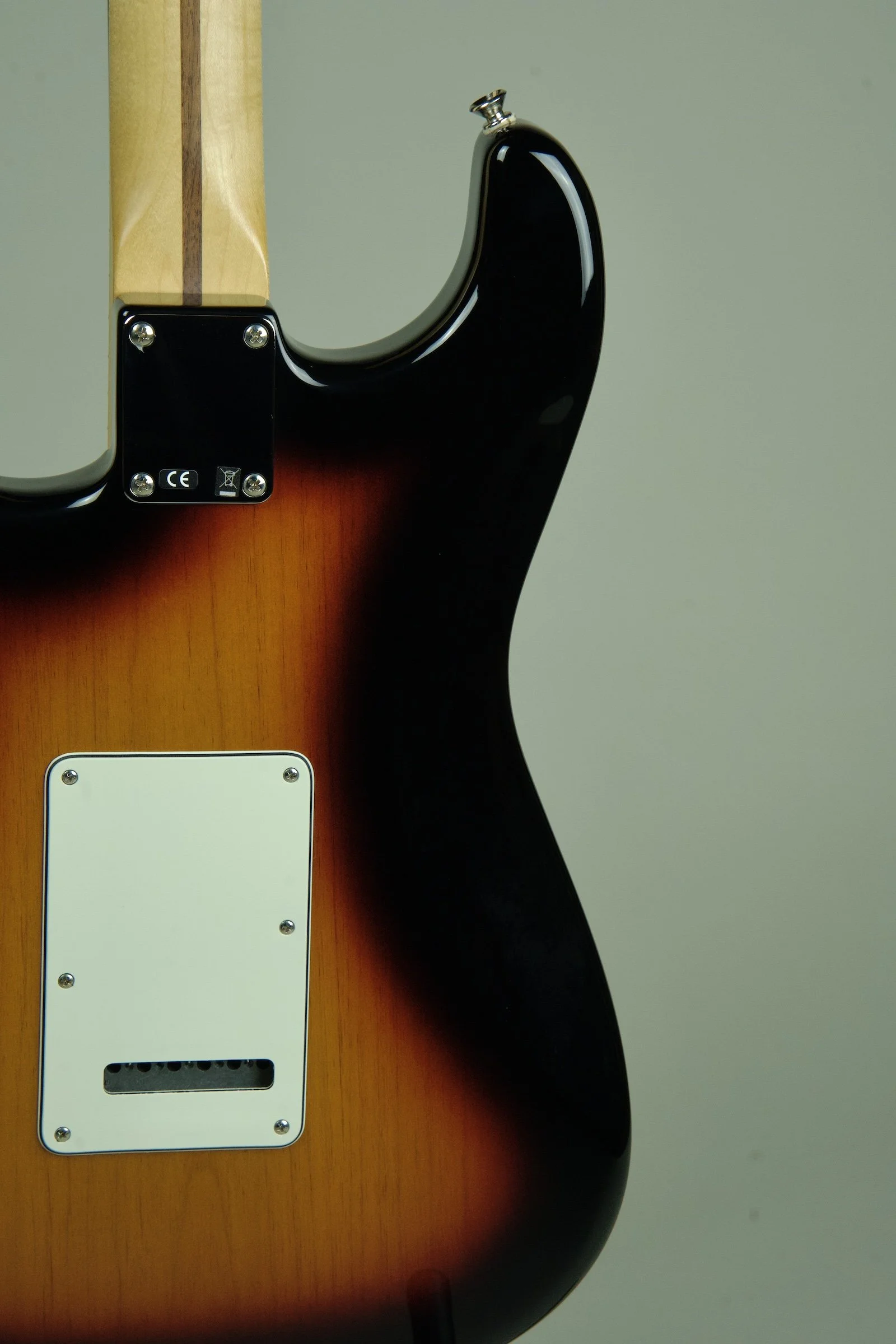 Used 2015 Fender MIM Standard Stratocaster Electric Guitar - 3-Tone Sunburst10.jpeg