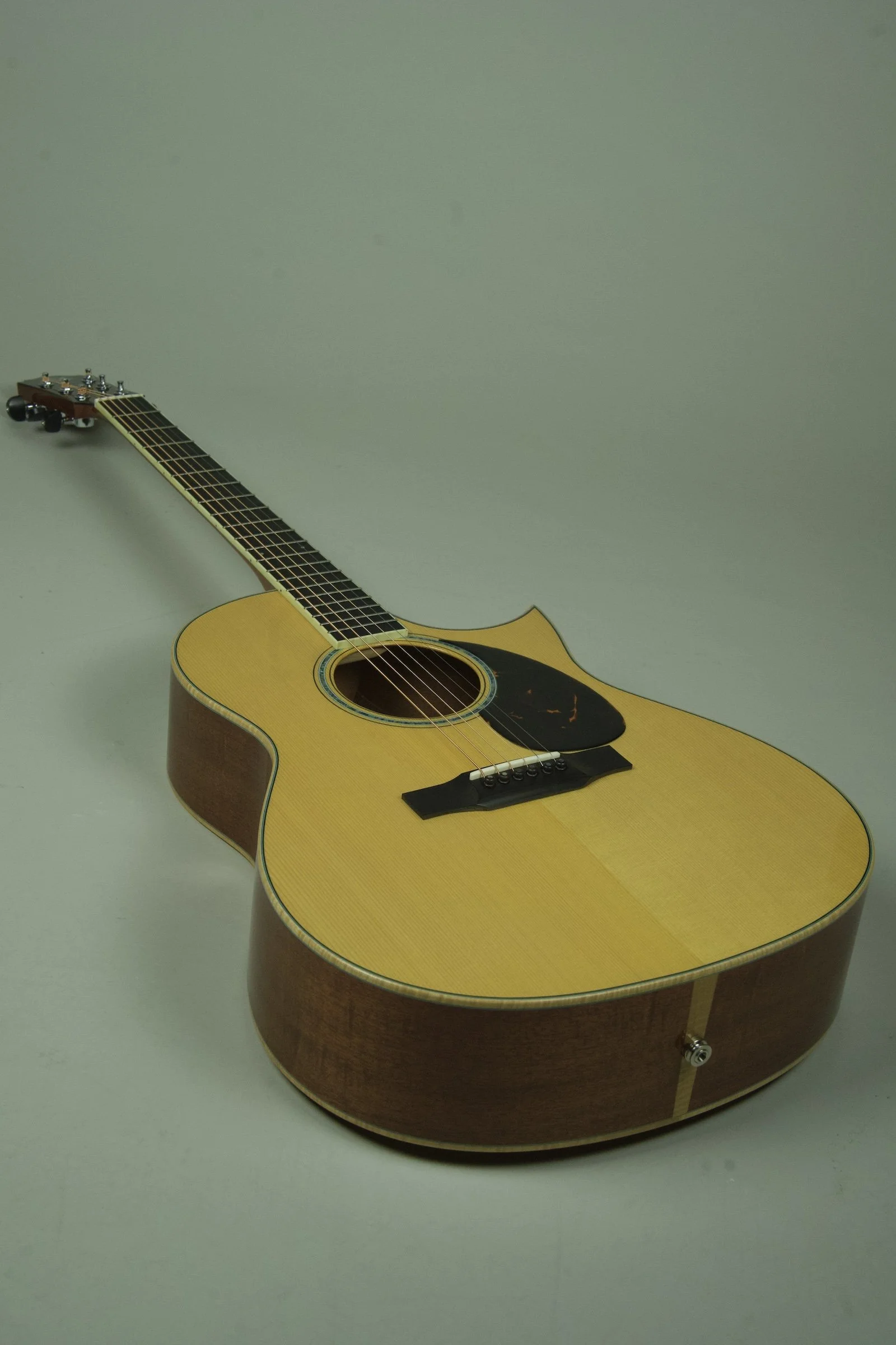 Used Morgan Concert Florentine Cutaway Acoustic Electric Guitar25.jpeg