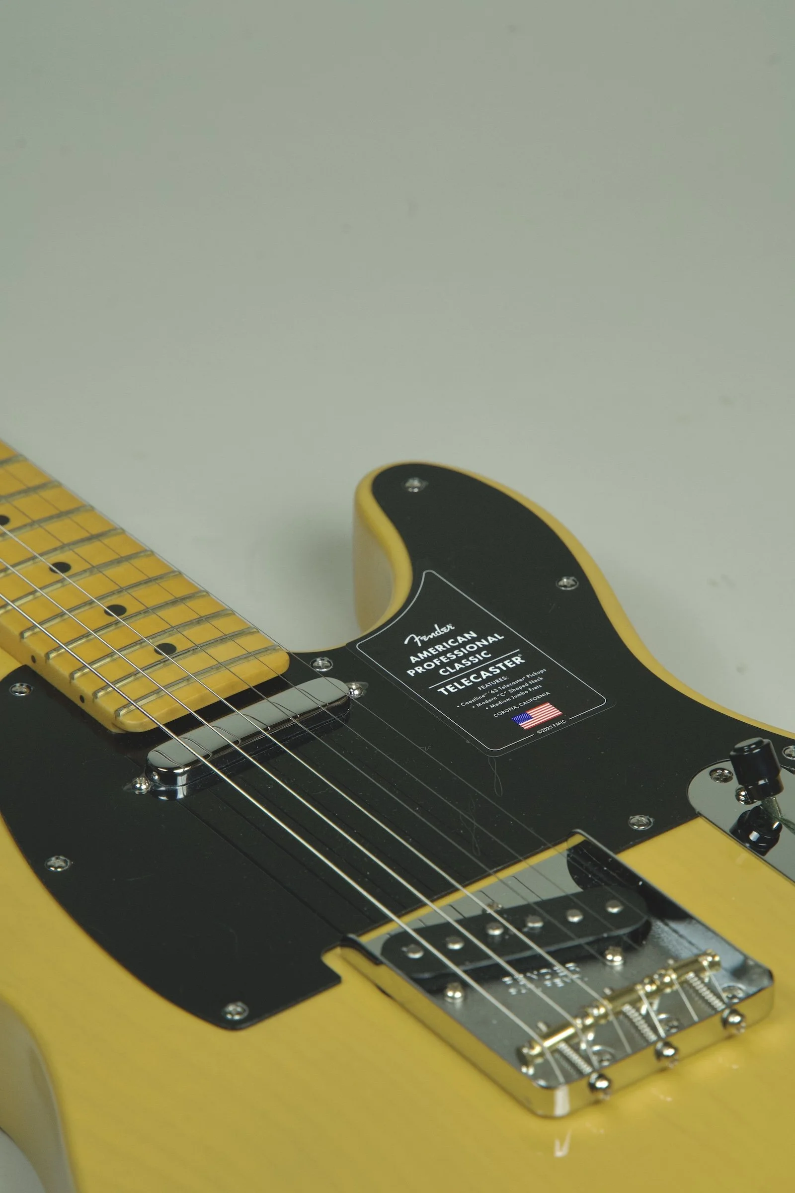 Fender American Professional Classic Telecaster Electric Guitar - Butterscotch Blonde24.jpeg