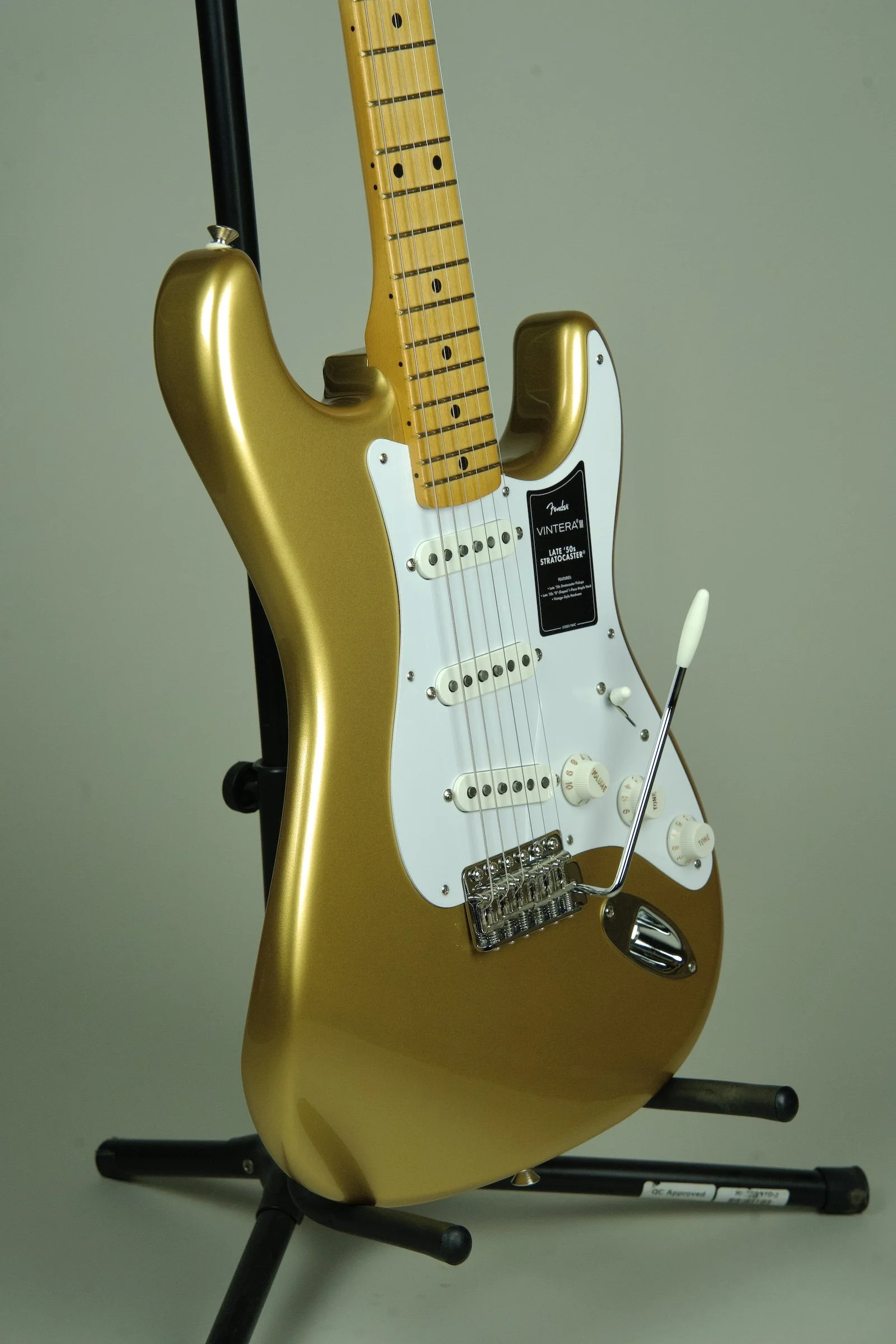Fender Vintera III Late '50s Stratocaster Electric Guitar - Aztec Gold16.jpeg