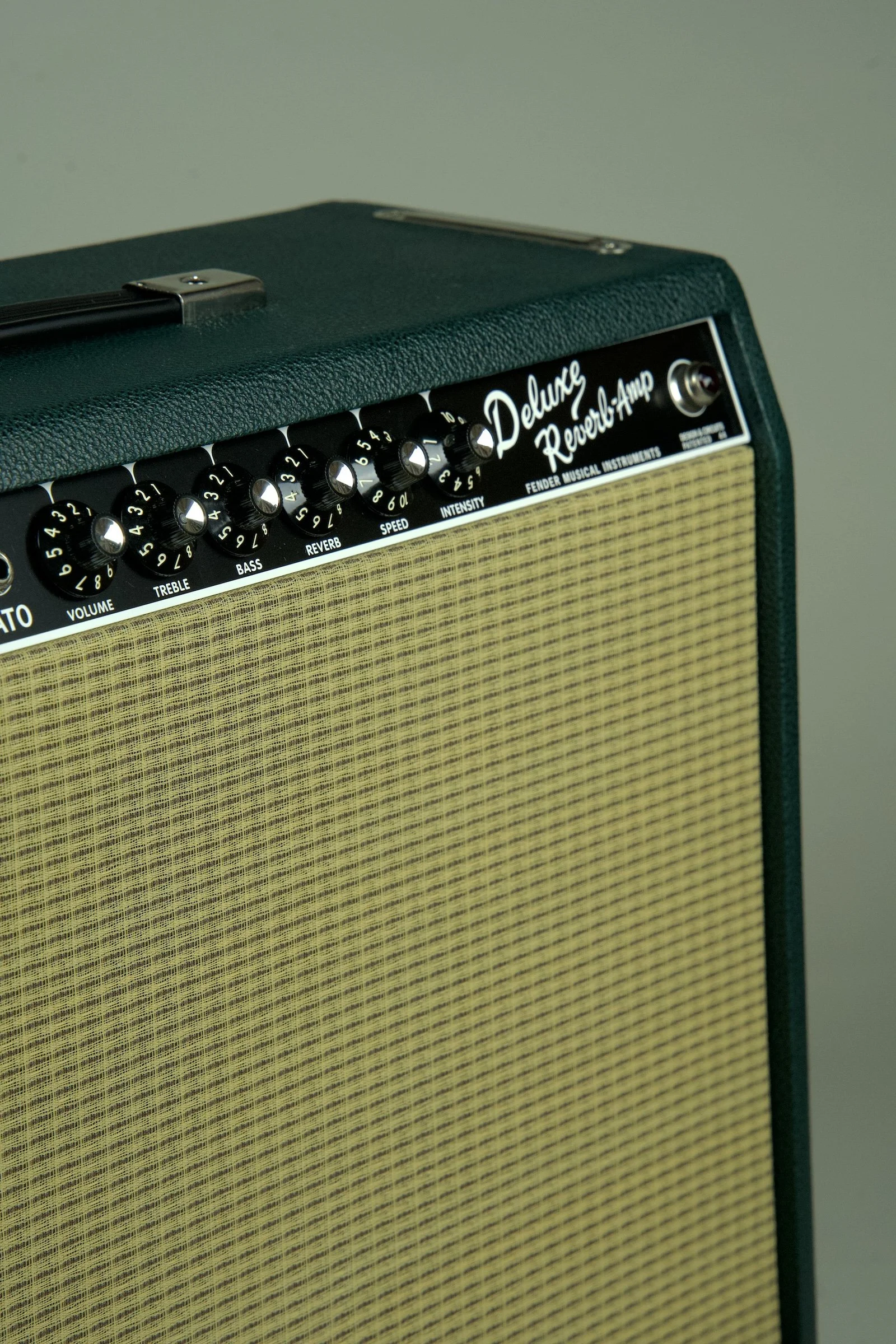 Fender Limited Edition Deluxe Reverb Amplifier - British Racing Green9.jpeg