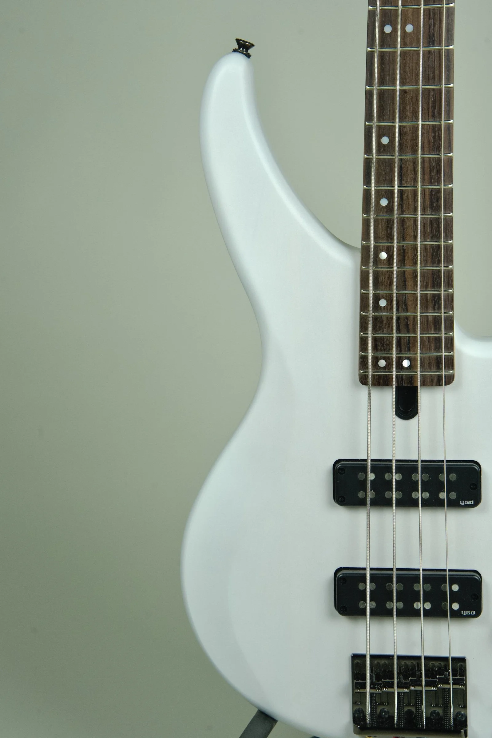 Yamaha Trbx504 4-String Electric Bass Guitar - White4.jpeg