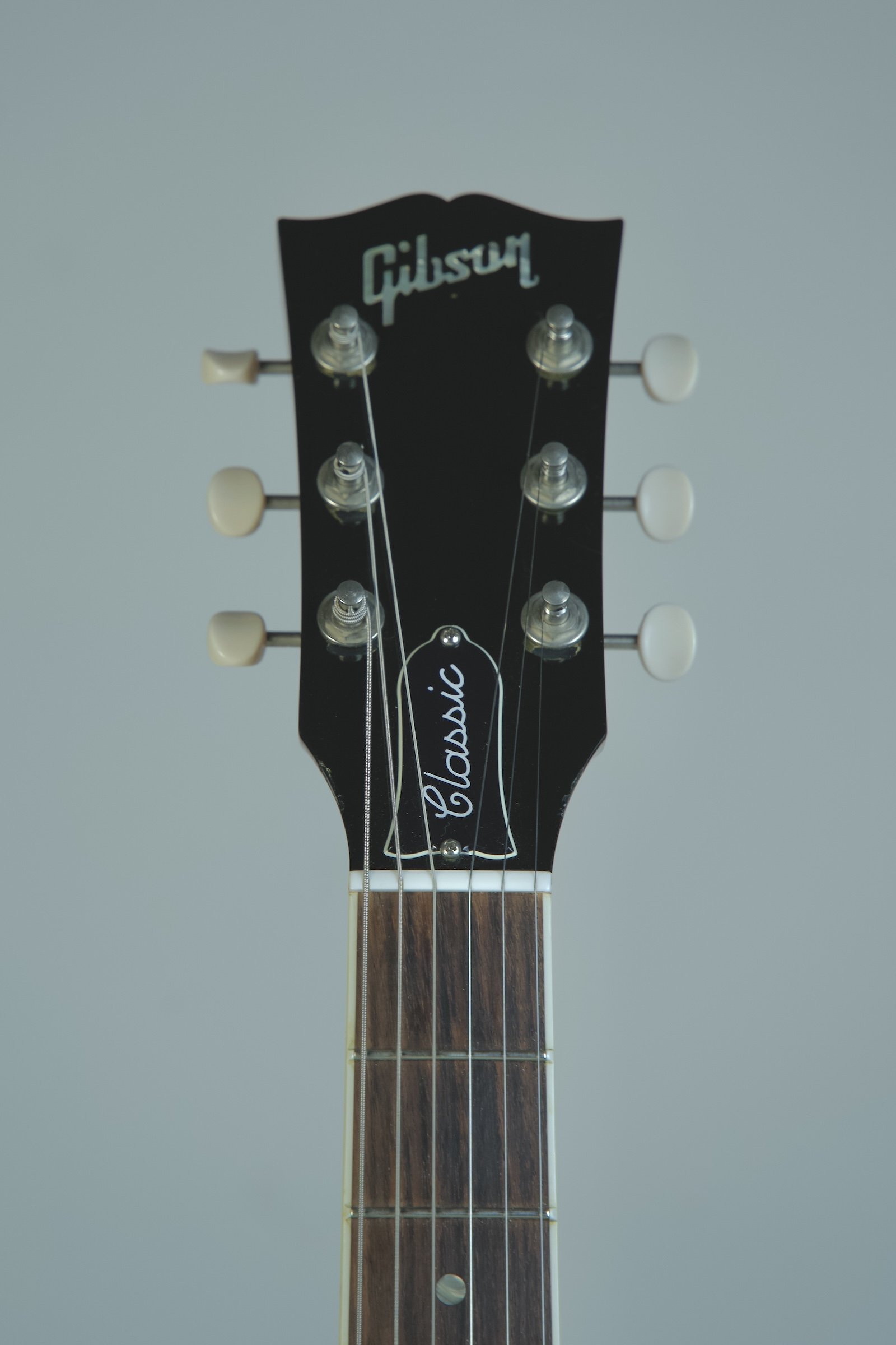 Used Gibson SG Classic Transparent Red Electric Guitar3.jpeg