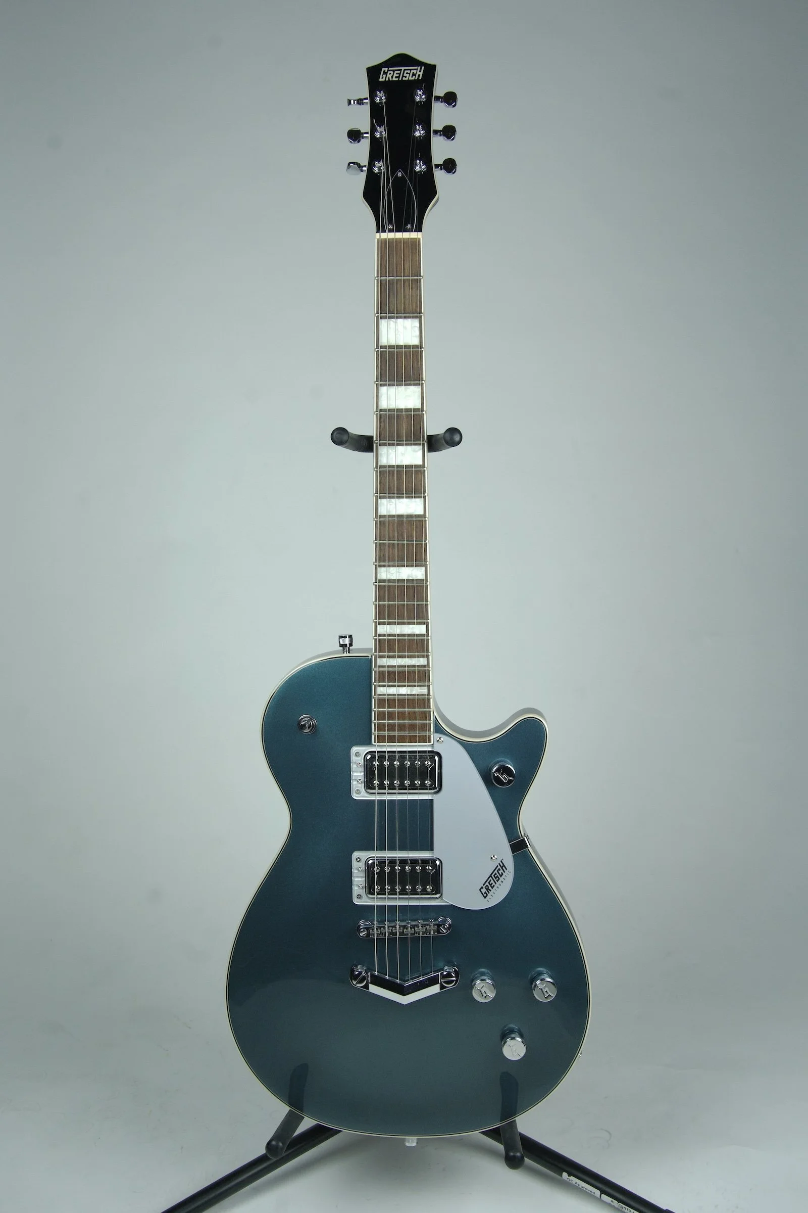 Used Gretsch G5220 Electromatic Jet Bt Electric Guitar - Jade Grey Metallic1.jpeg