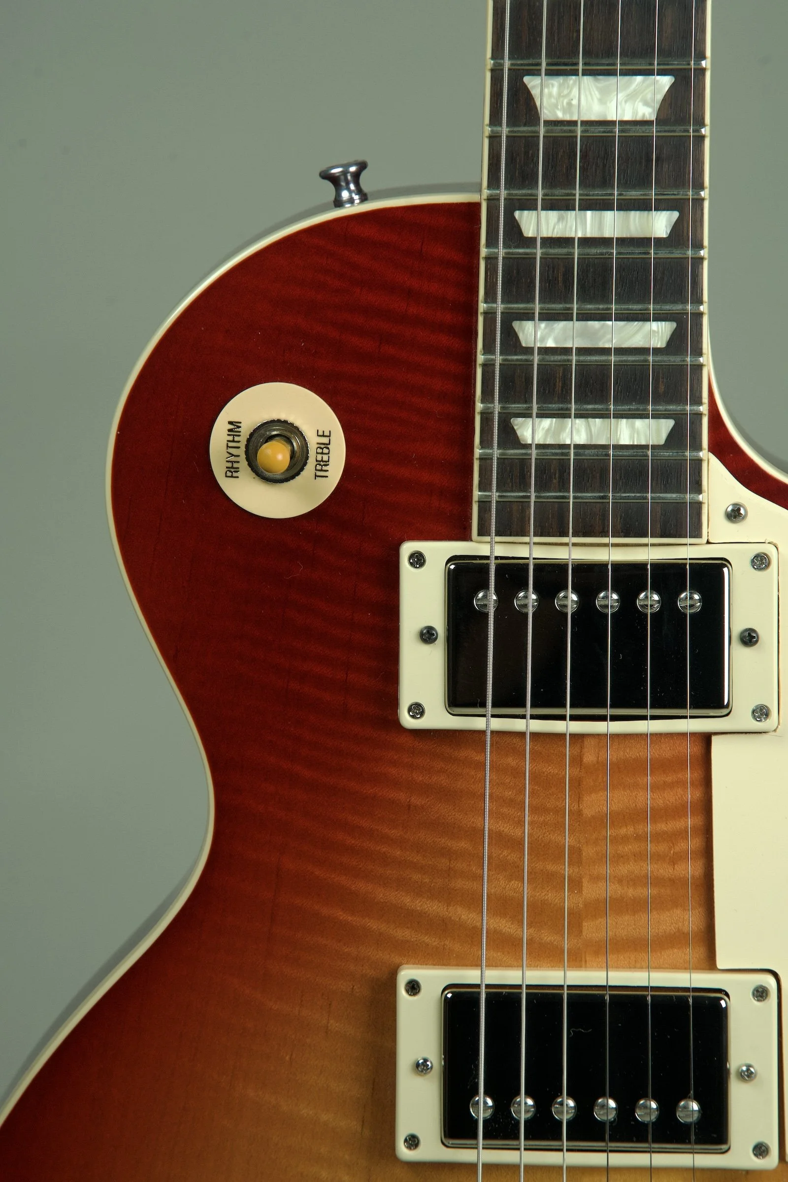 Used Gibson Les Paul 60s Standard Cherry burst Electric Guitar5.jpeg