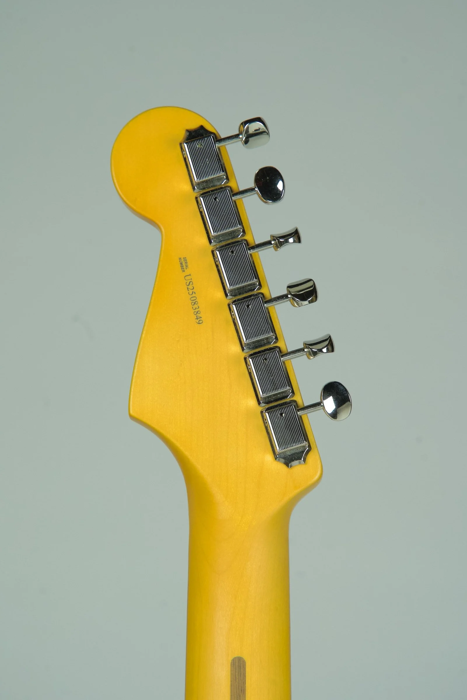 Fender American Professional Classic HSS Stratocaster - Faded Sherwood Green16.jpeg