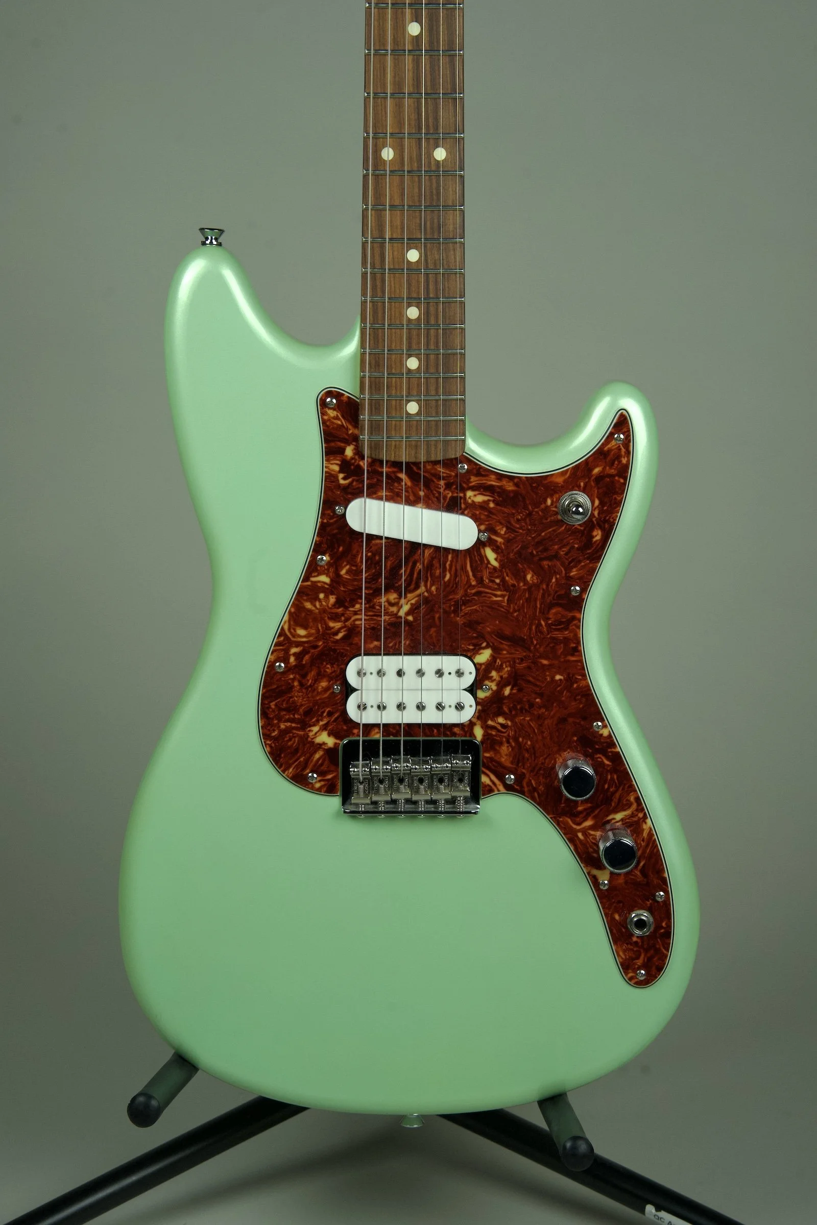 Used Fender Duo Sonic HS Electric Guitar - Seafoam Pearl