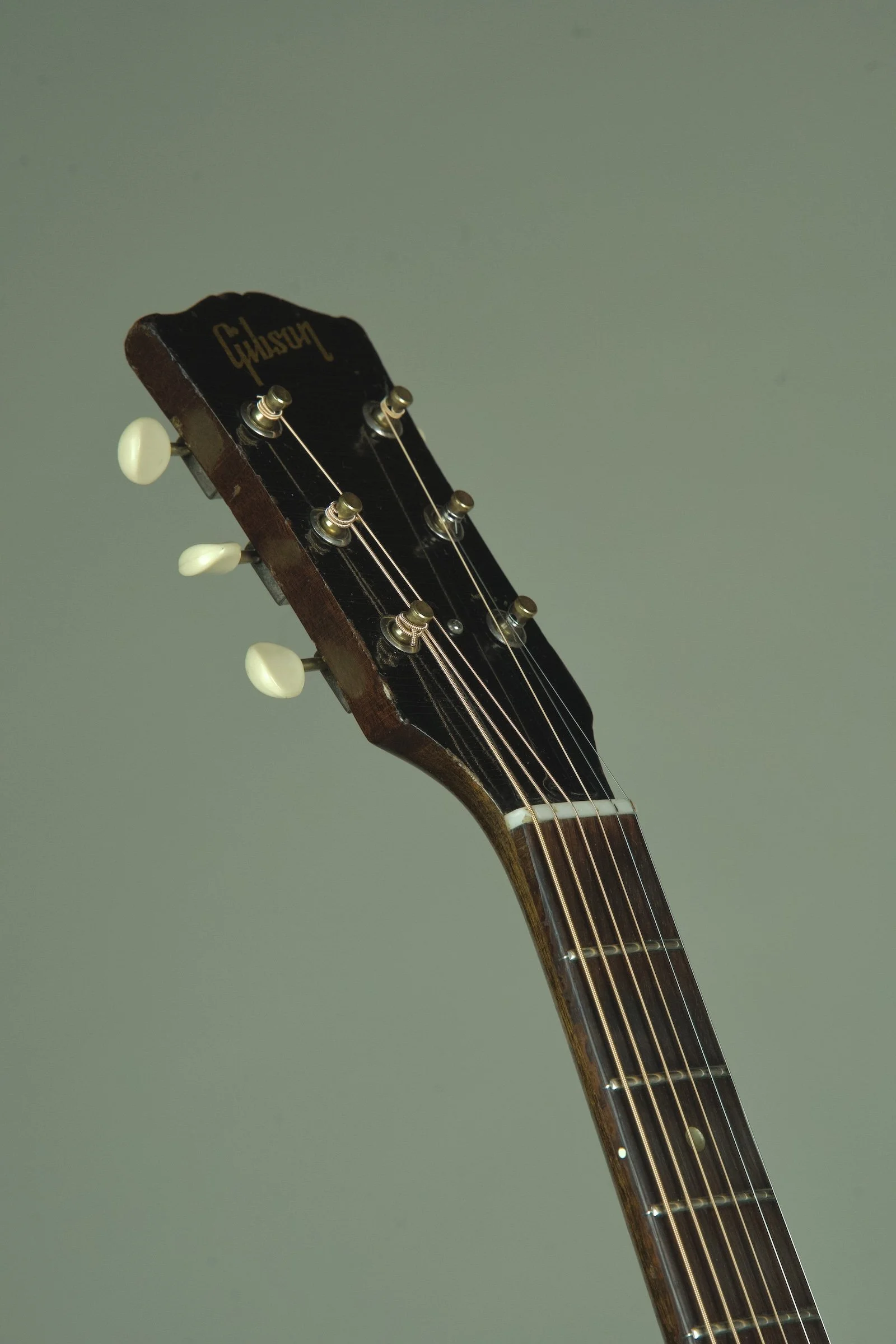 1964 Gibson LG-1  Acoustic Guitar21.jpeg