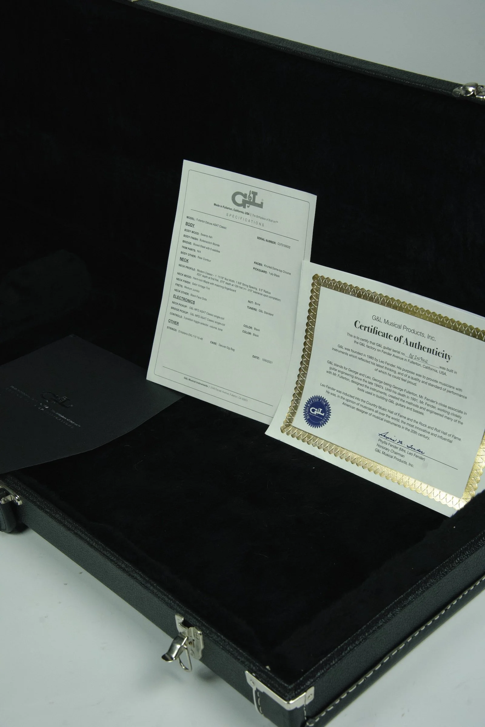 G&L Deluxe ASAT Classic Electric Guitar - Butterscotch 3.jpeg