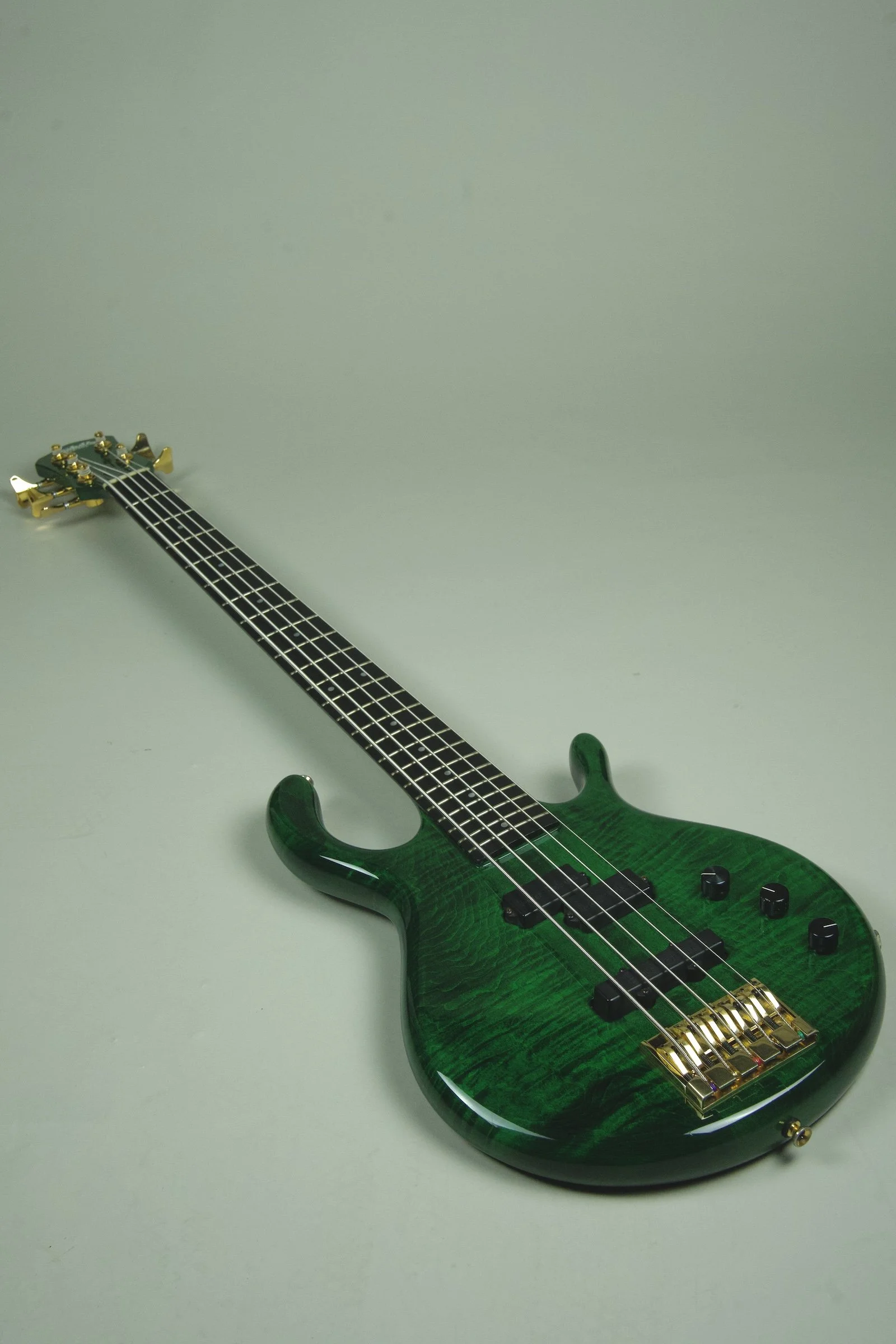 Pedulla MVP 5 String Bass Guitar32.jpeg