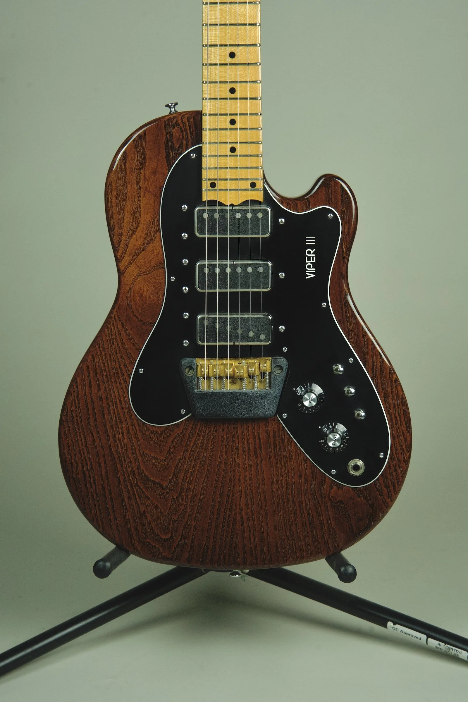Used 1979 Ovation Viper III Electric Guitar - Nutmeg2.jpeg