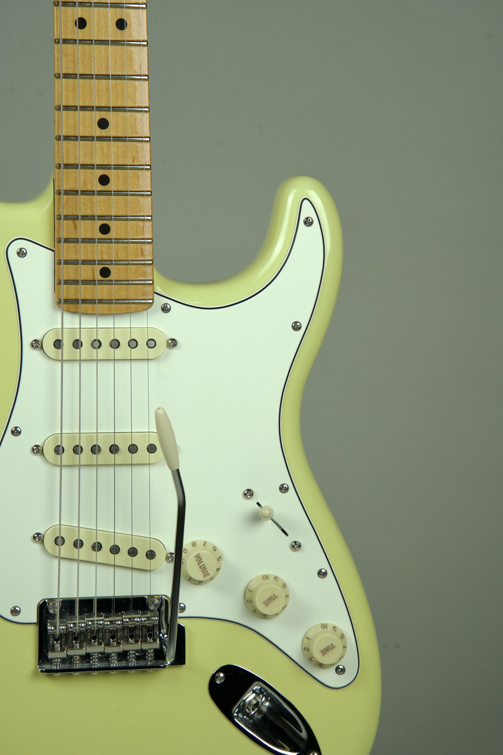 Used Fender 70th Anniversary Stratocaster Electric Guitar Hialeah Yellow5.jpeg