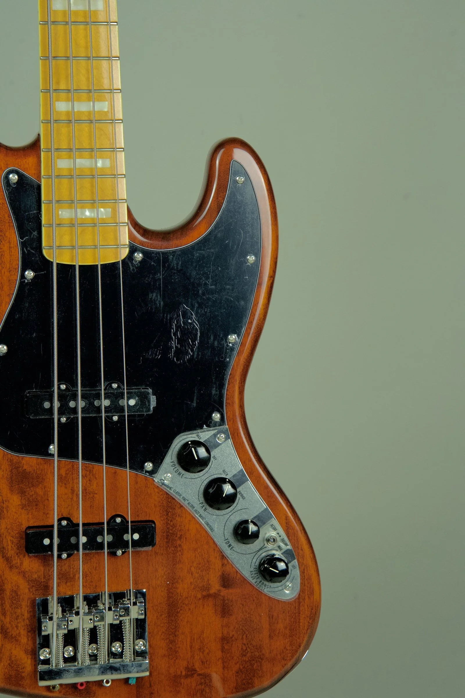 Fender Squier Classic Vibe Active '70s Jazz Bass Guitar - Mocha6.jpeg