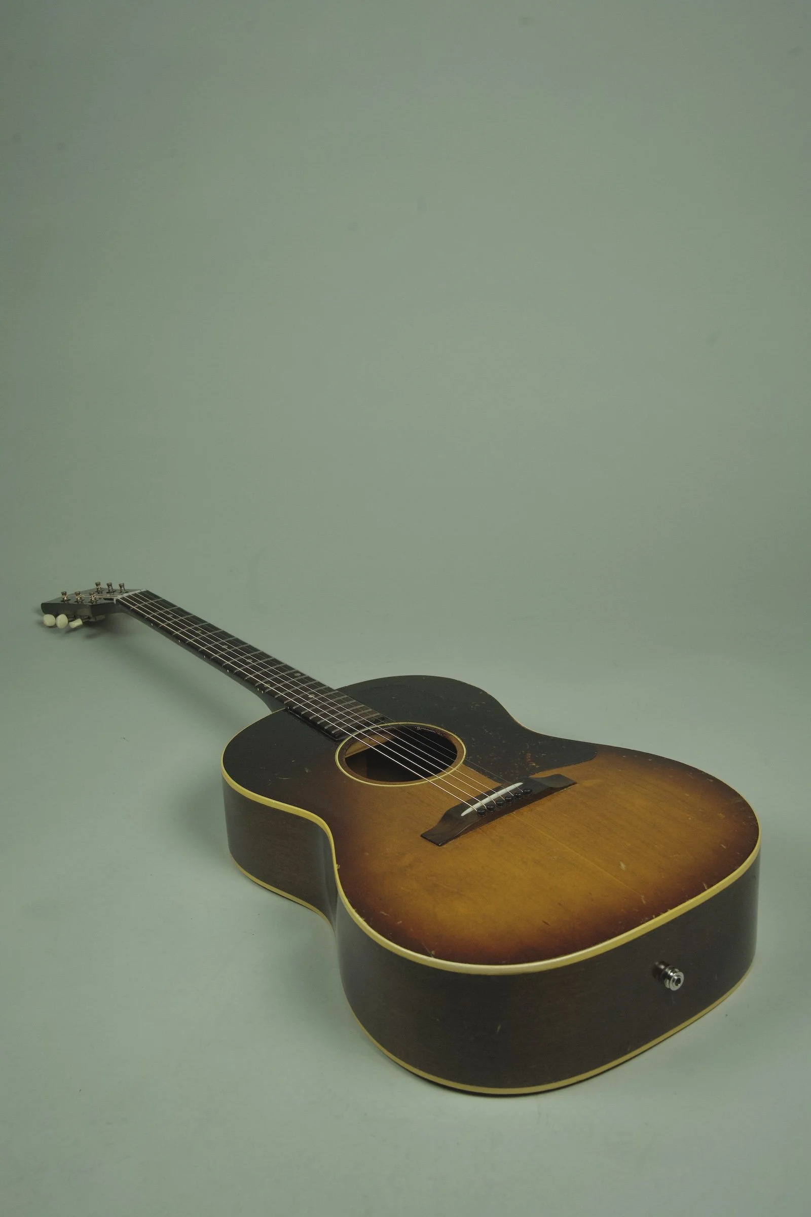 1964 Gibson LG-1  Acoustic Guitar27.jpeg