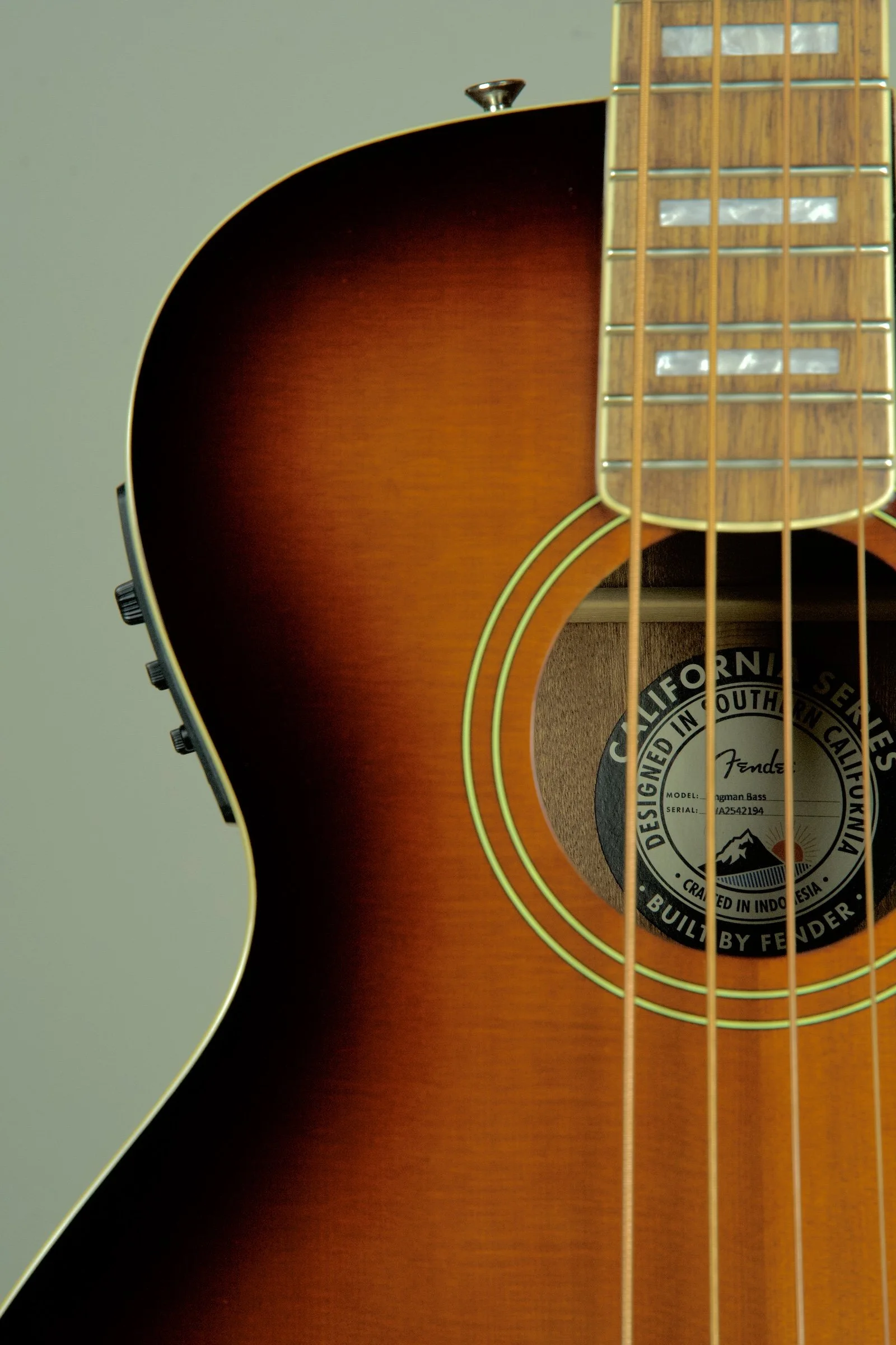 Fender Kingman Acoustic Bass Guitar - Shaded Edge Burst5.jpeg