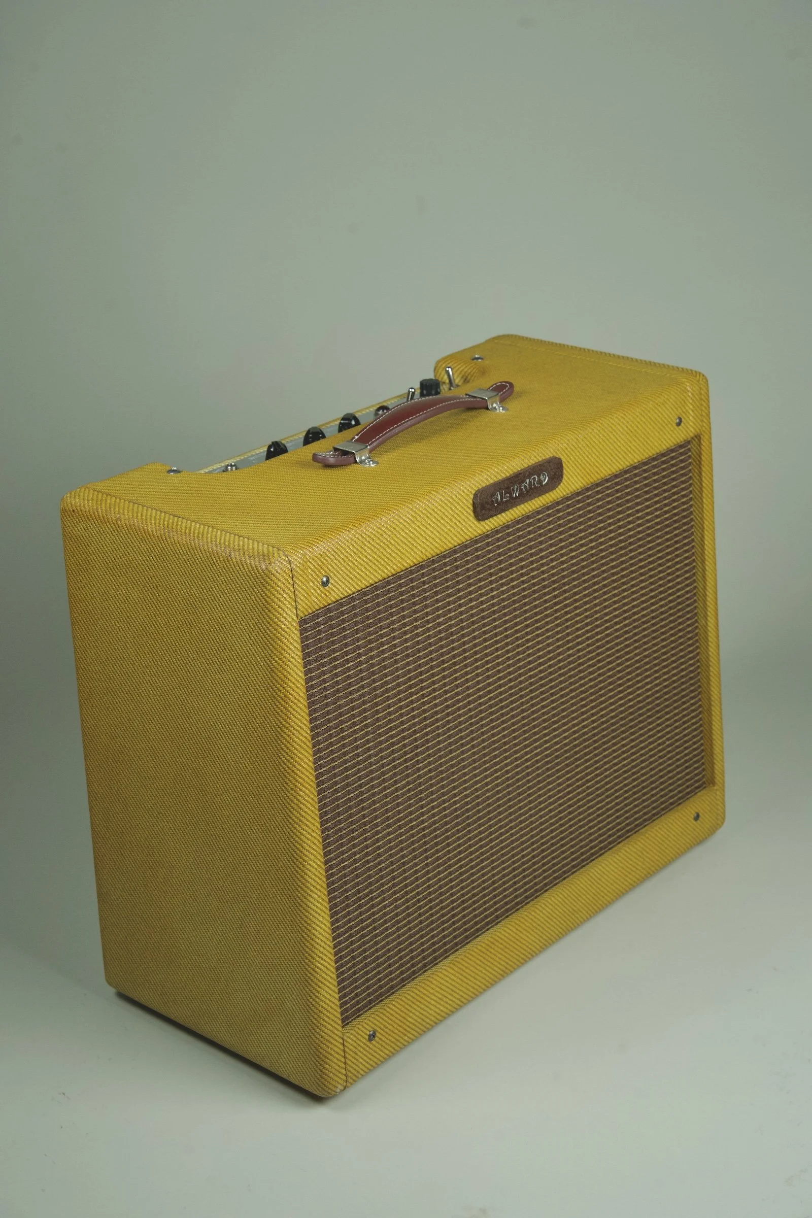 Alward Golden Eagle Deluxe Combo Amplifier5.jpeg